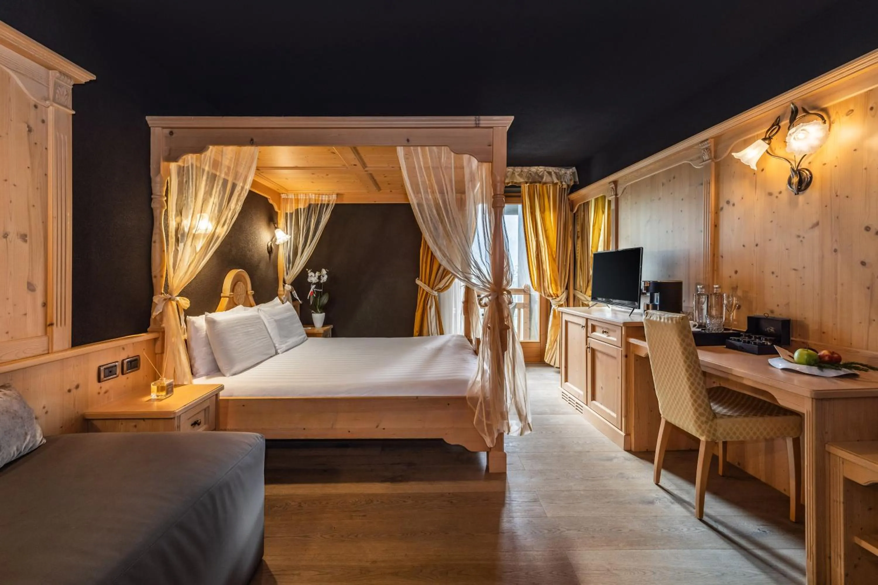 Bedroom, Bed in Hotel Chalet Al Foss - Adults Only