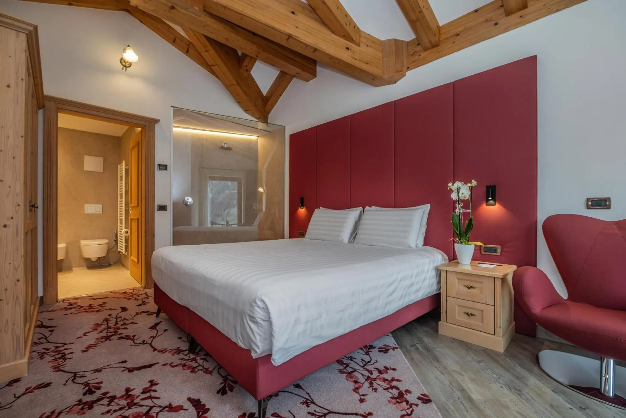 Bedroom, Bed in Hotel Chalet Al Foss - Adults Only