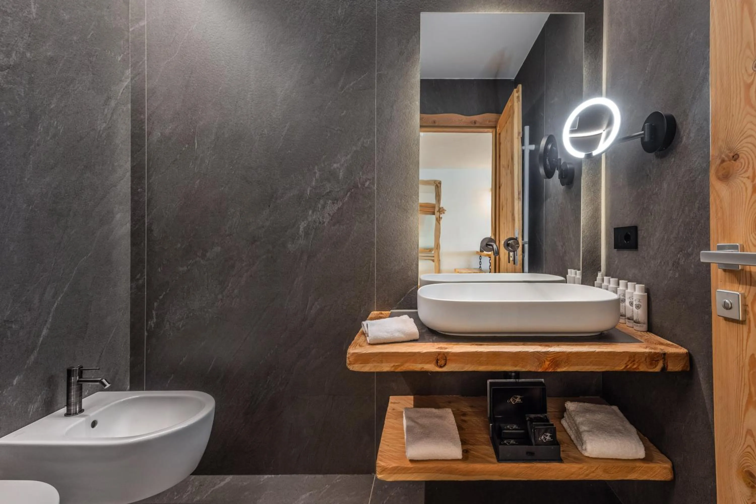 Bathroom in Hotel Chalet Al Foss - Adults Only