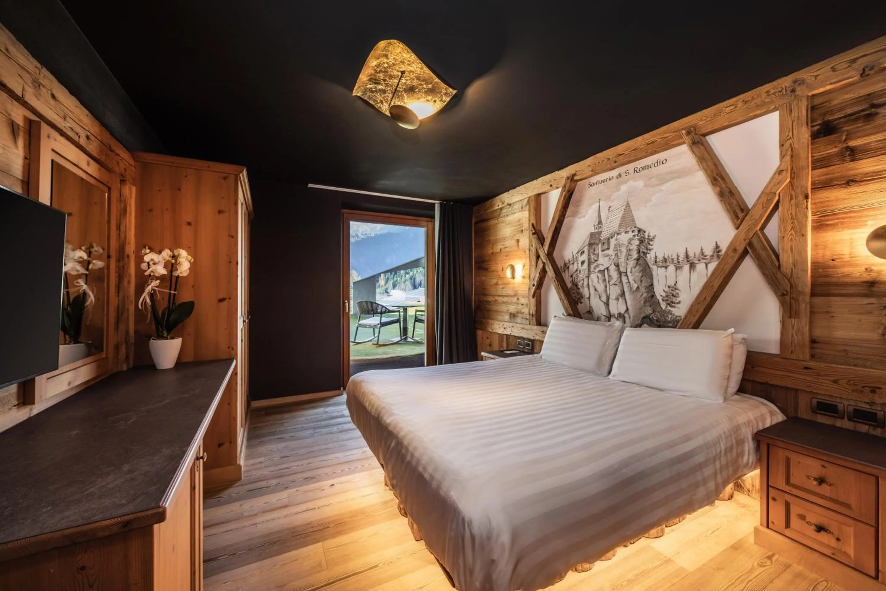 Bedroom, Bed in Hotel Chalet Al Foss - Adults Only