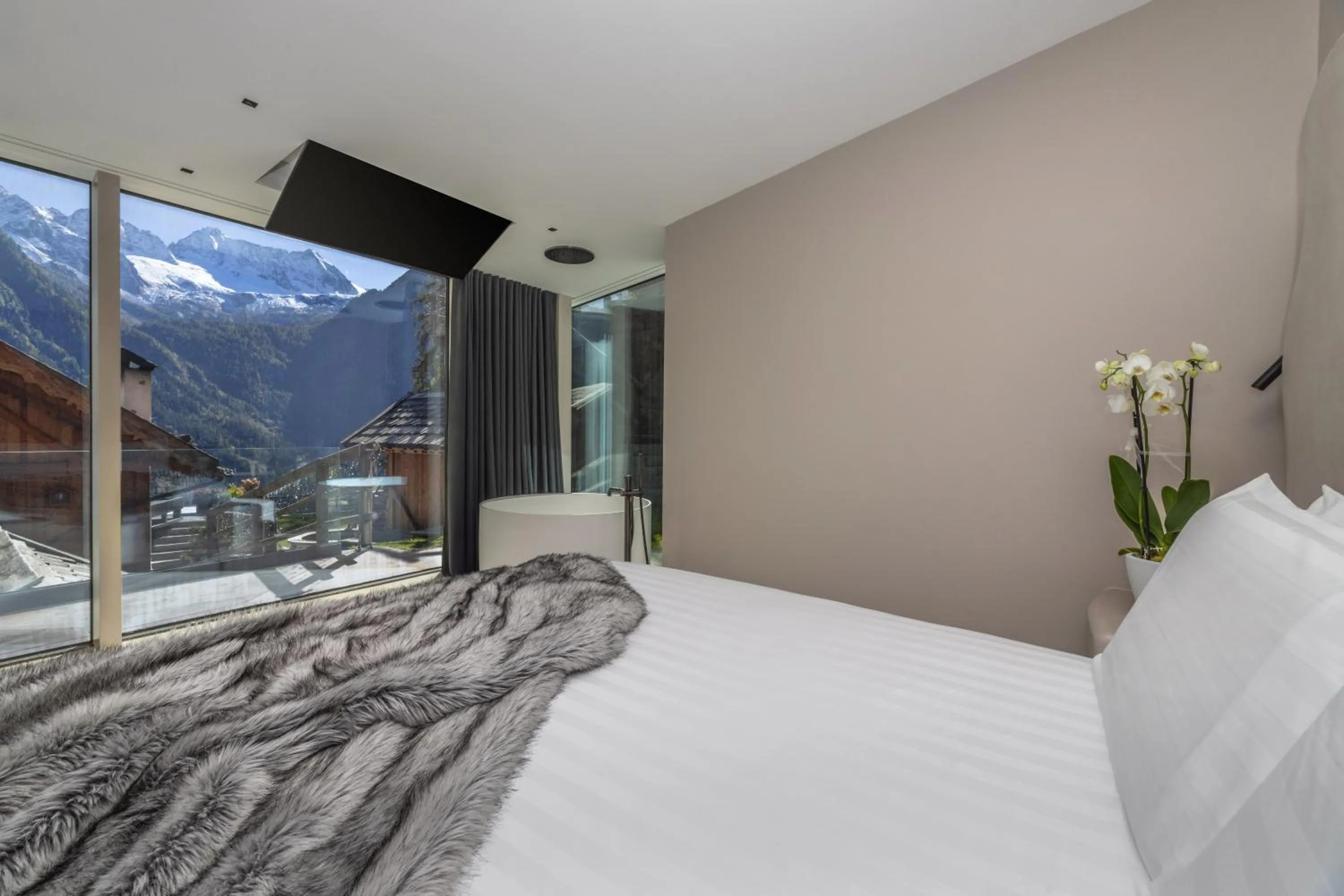 Photo of the whole room, Bed in Hotel Chalet Al Foss - Adults Only