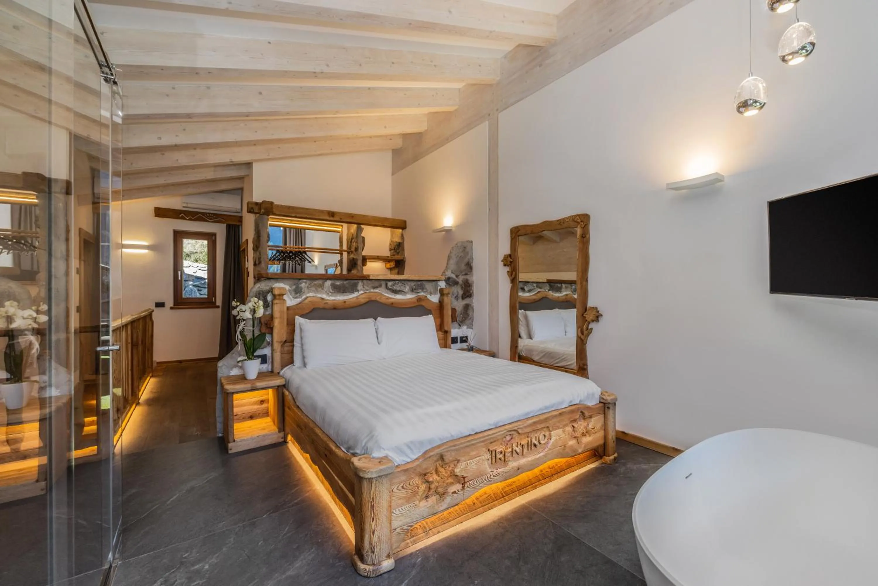 Bedroom, Bed in Hotel Chalet Al Foss - Adults Only