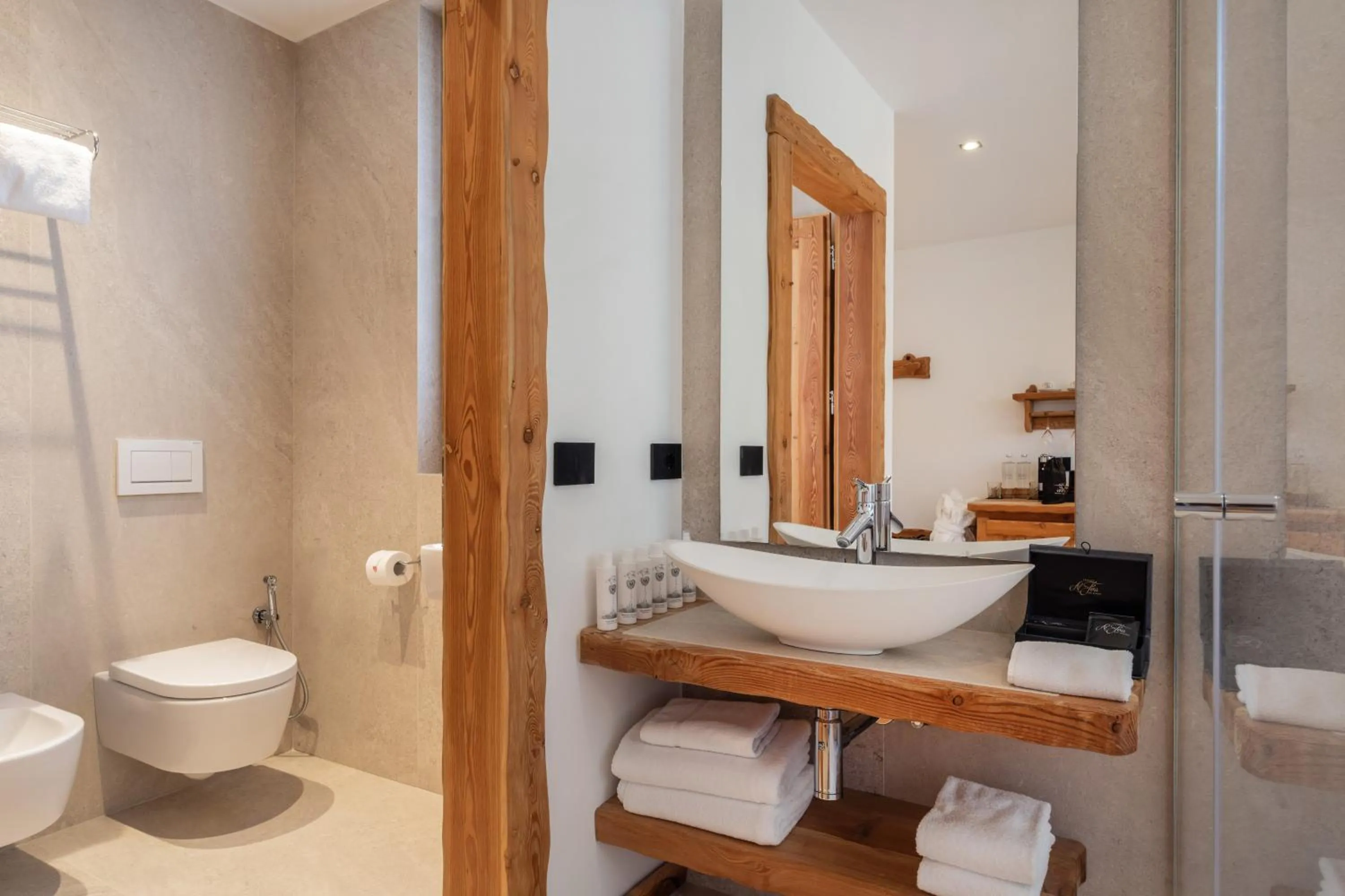 Bathroom in Hotel Chalet Al Foss - Adults Only