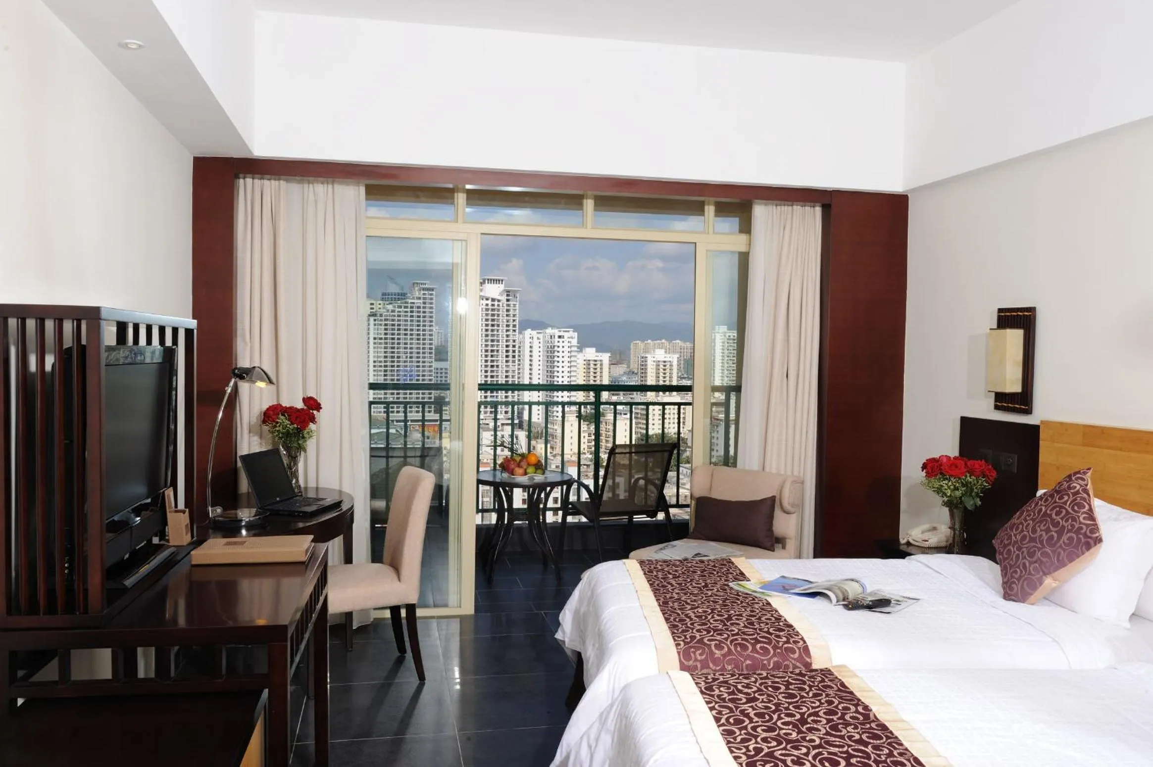 Photo of the whole room, Bed in Shengyi Holiday Villa Hotel