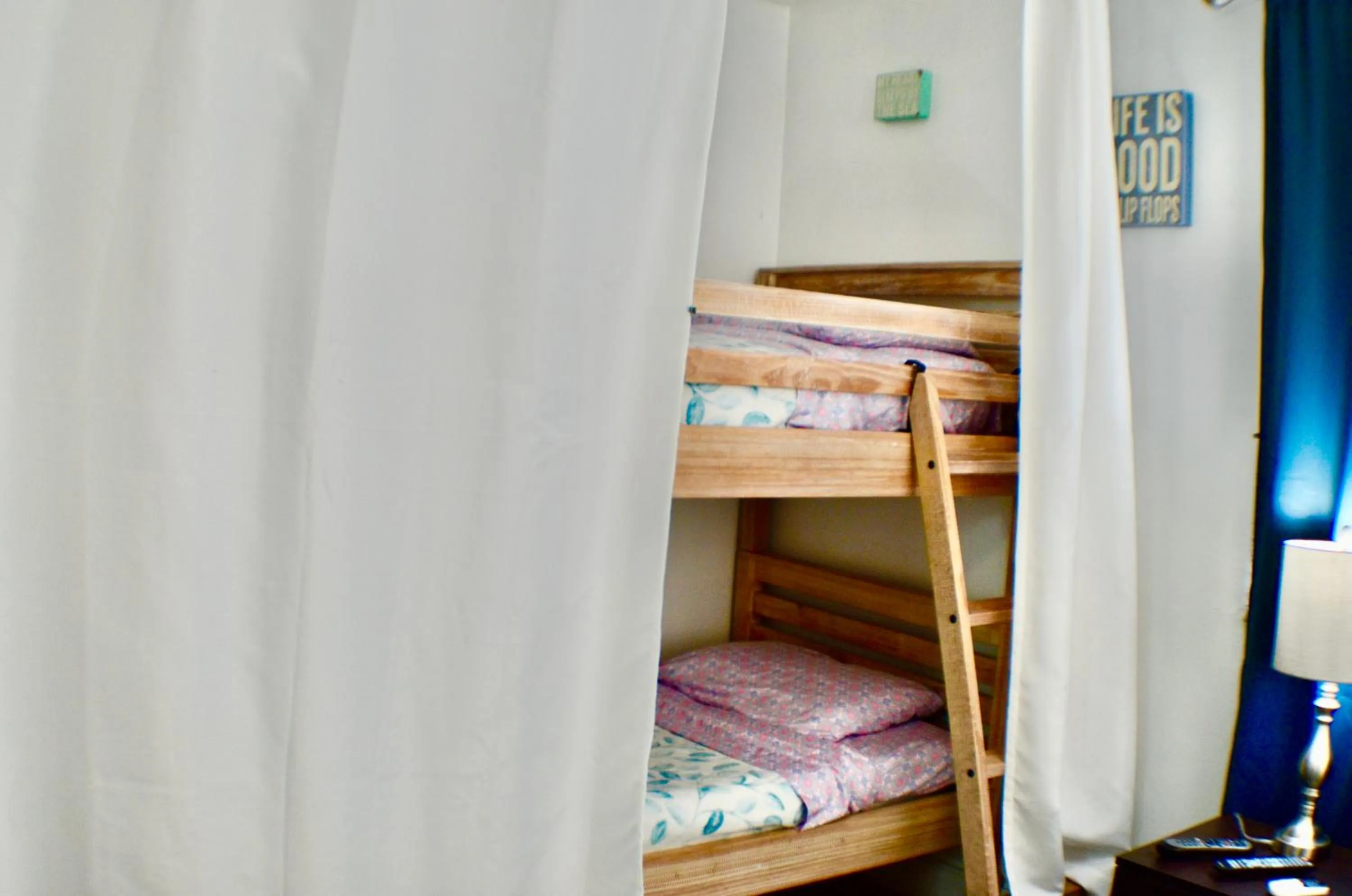 bunk bed, Bed in Hollywood Beachfront House
