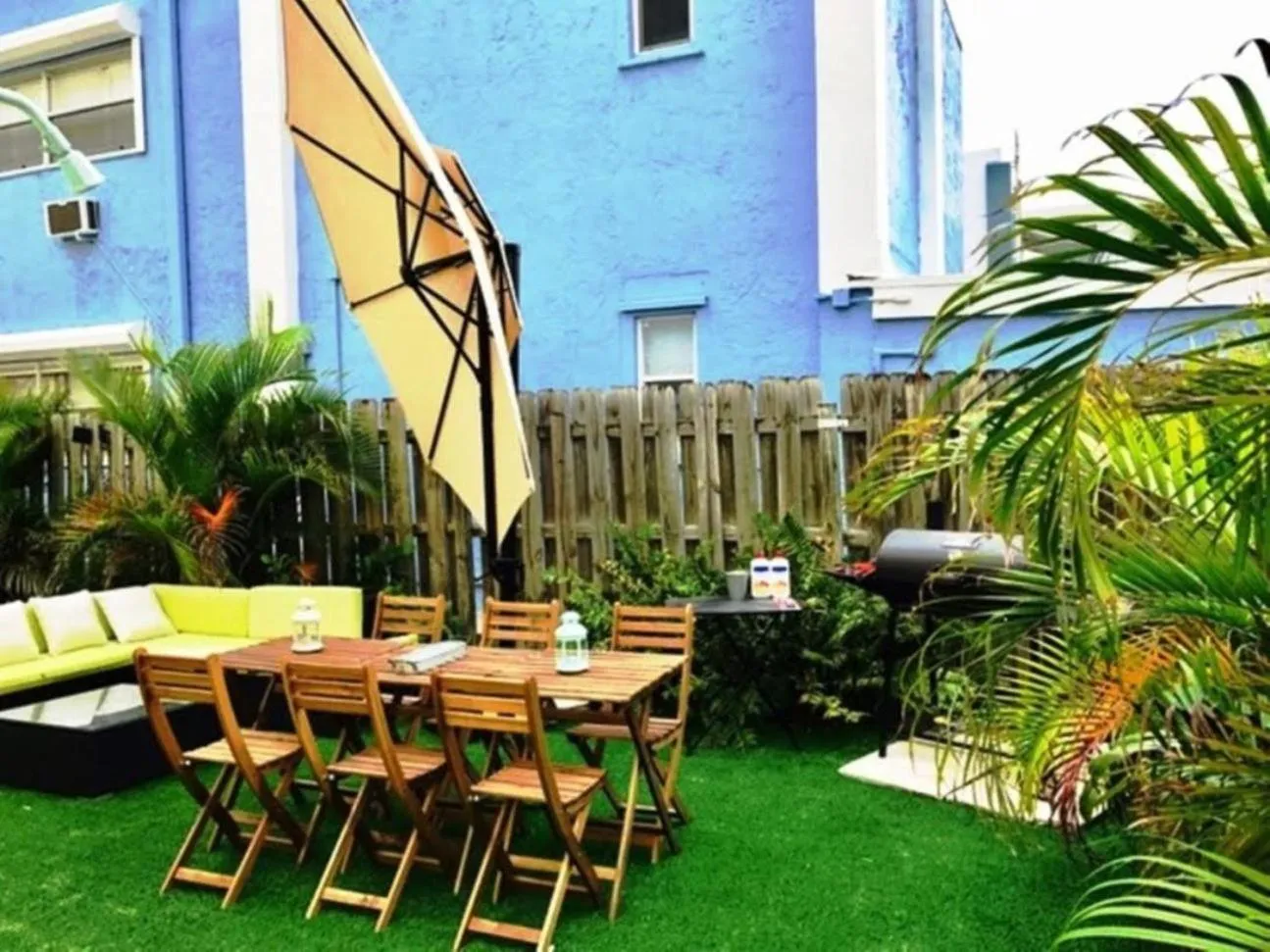 BBQ facilities in Hollywood Beachfront House