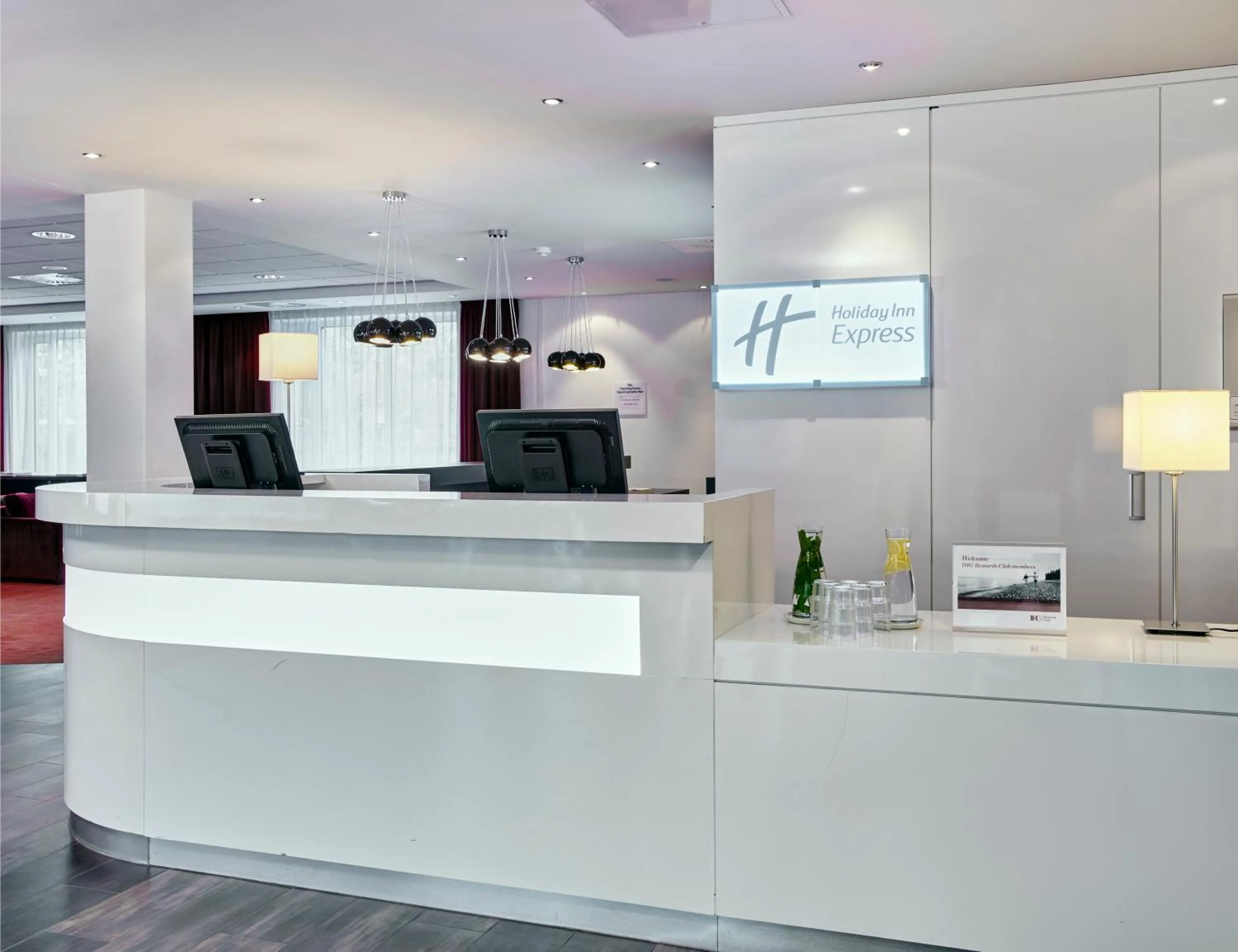 Lobby or reception in Holiday Inn Express Amsterdam - Schiphol by IHG