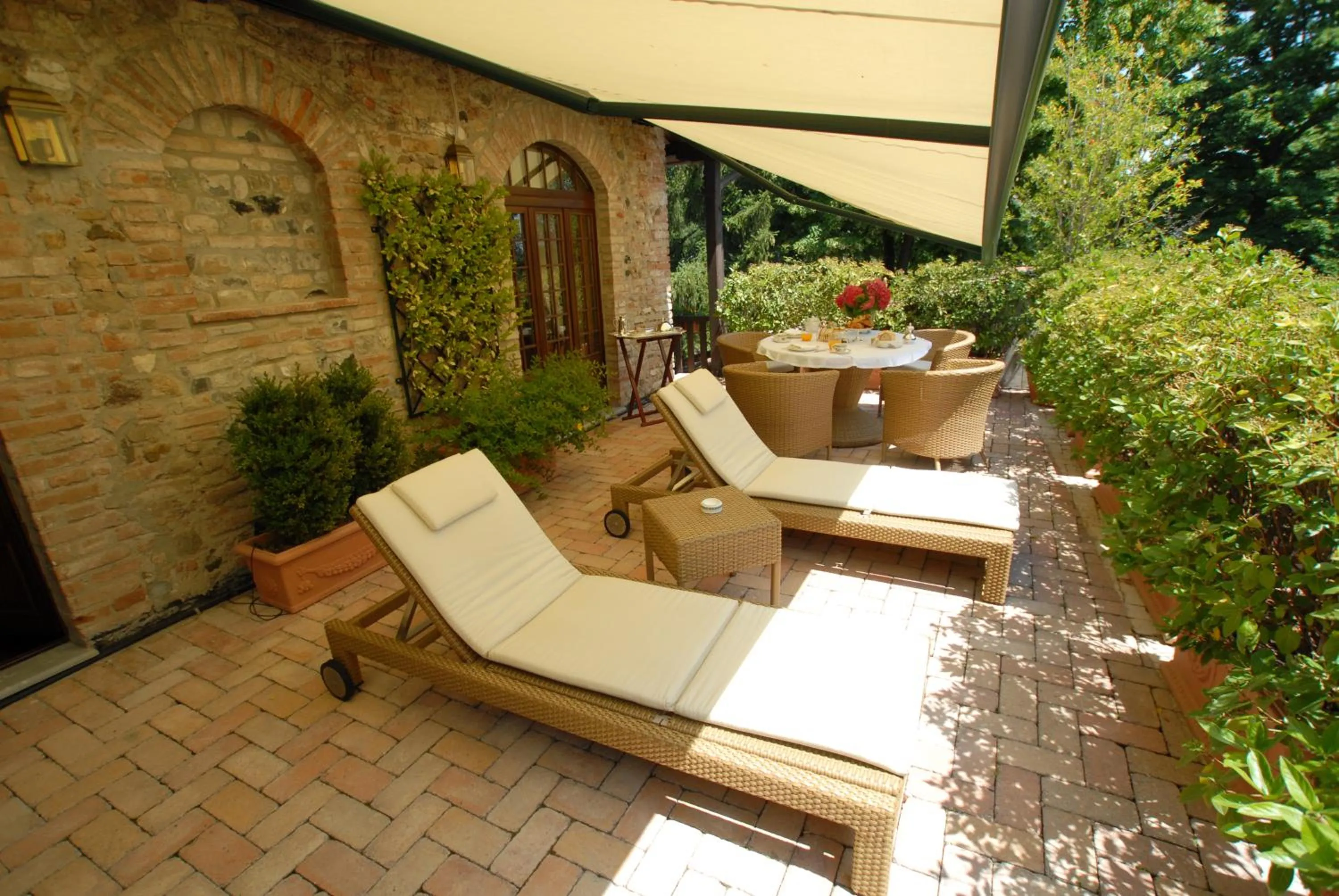 Patio in Hotel Torre di San Martino