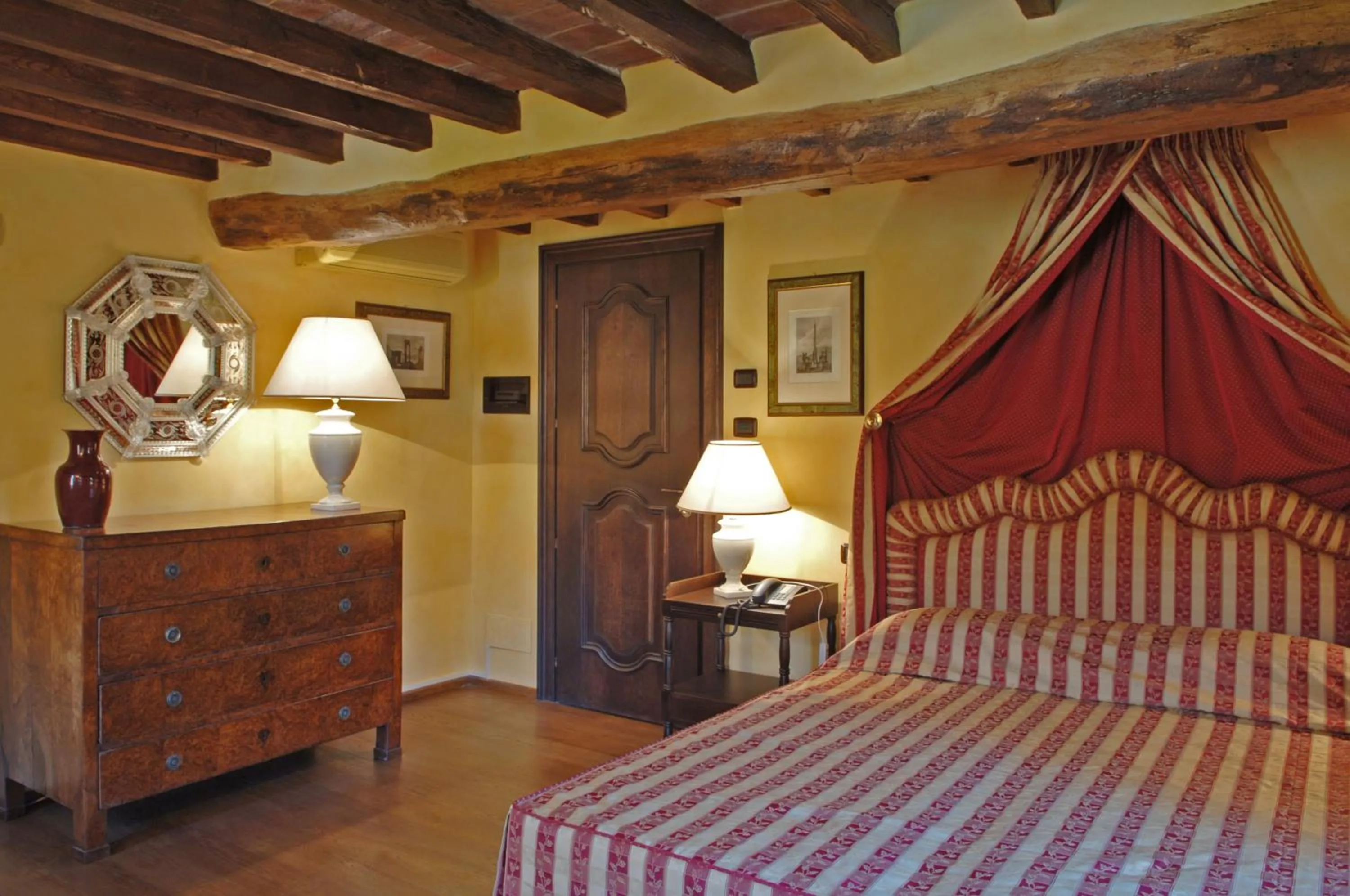 Bedroom, Bed in Hotel Torre di San Martino