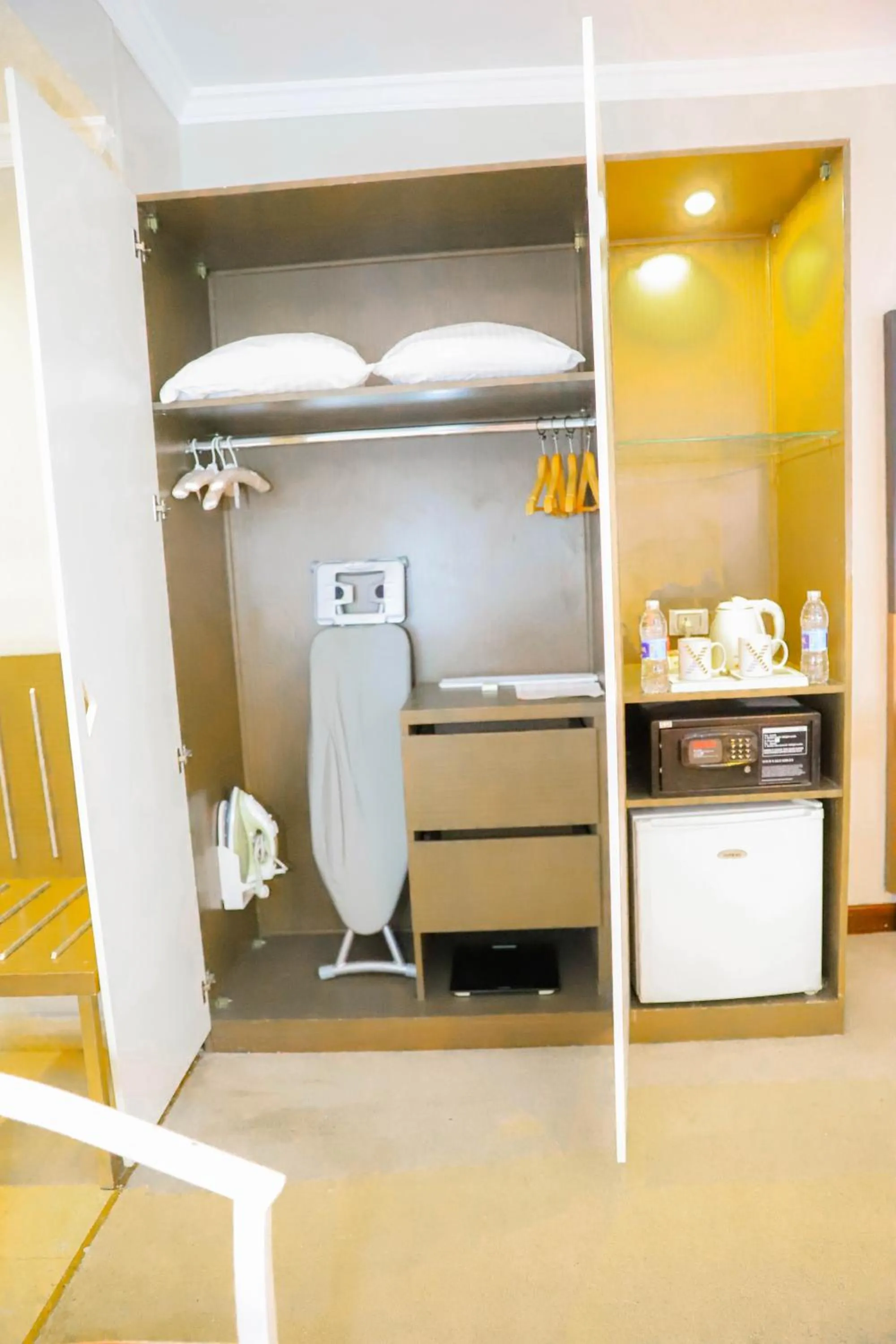 flat iron in Citymax Hotel Aswan