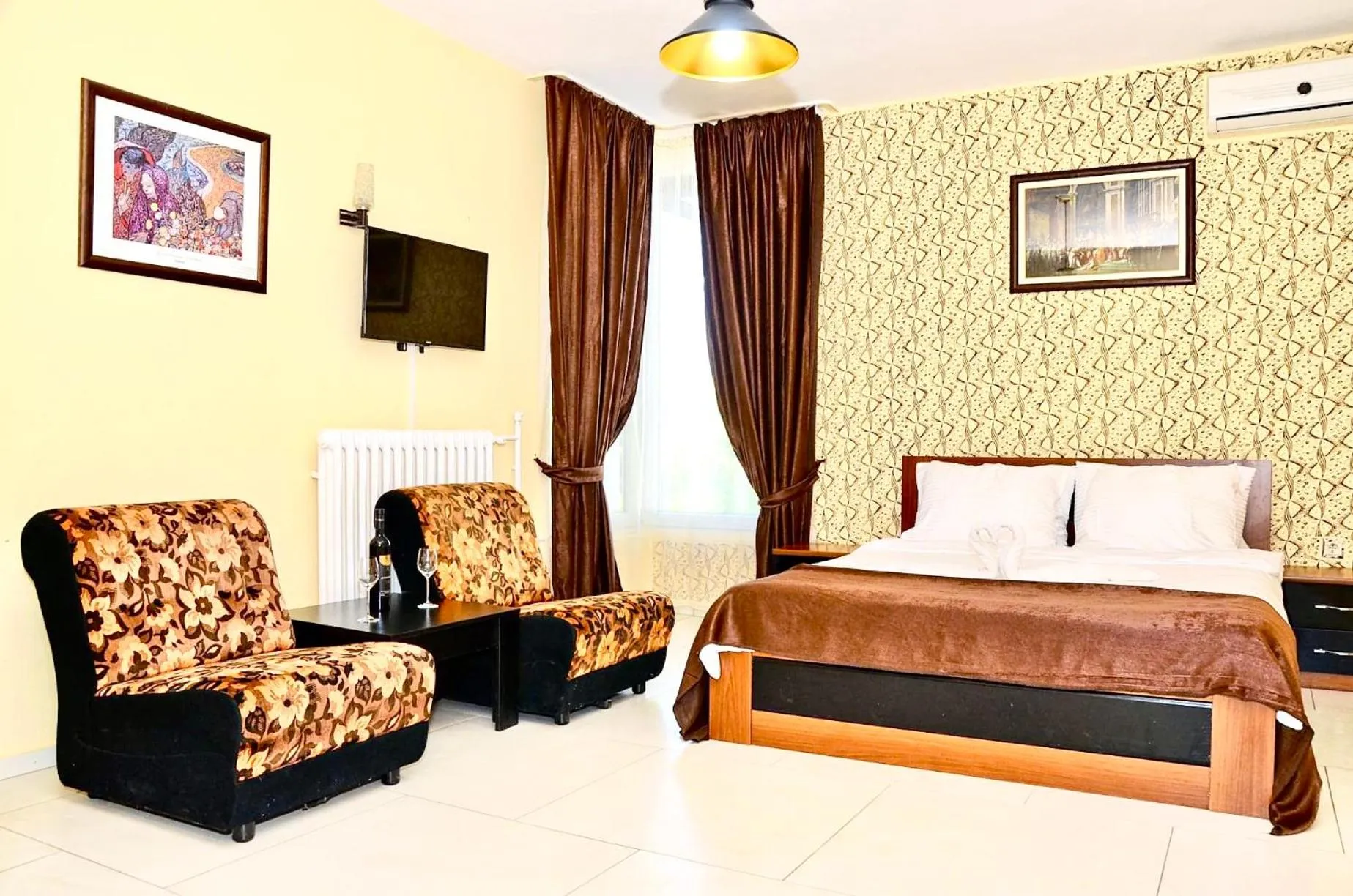 Bed in Hotel Lagadin