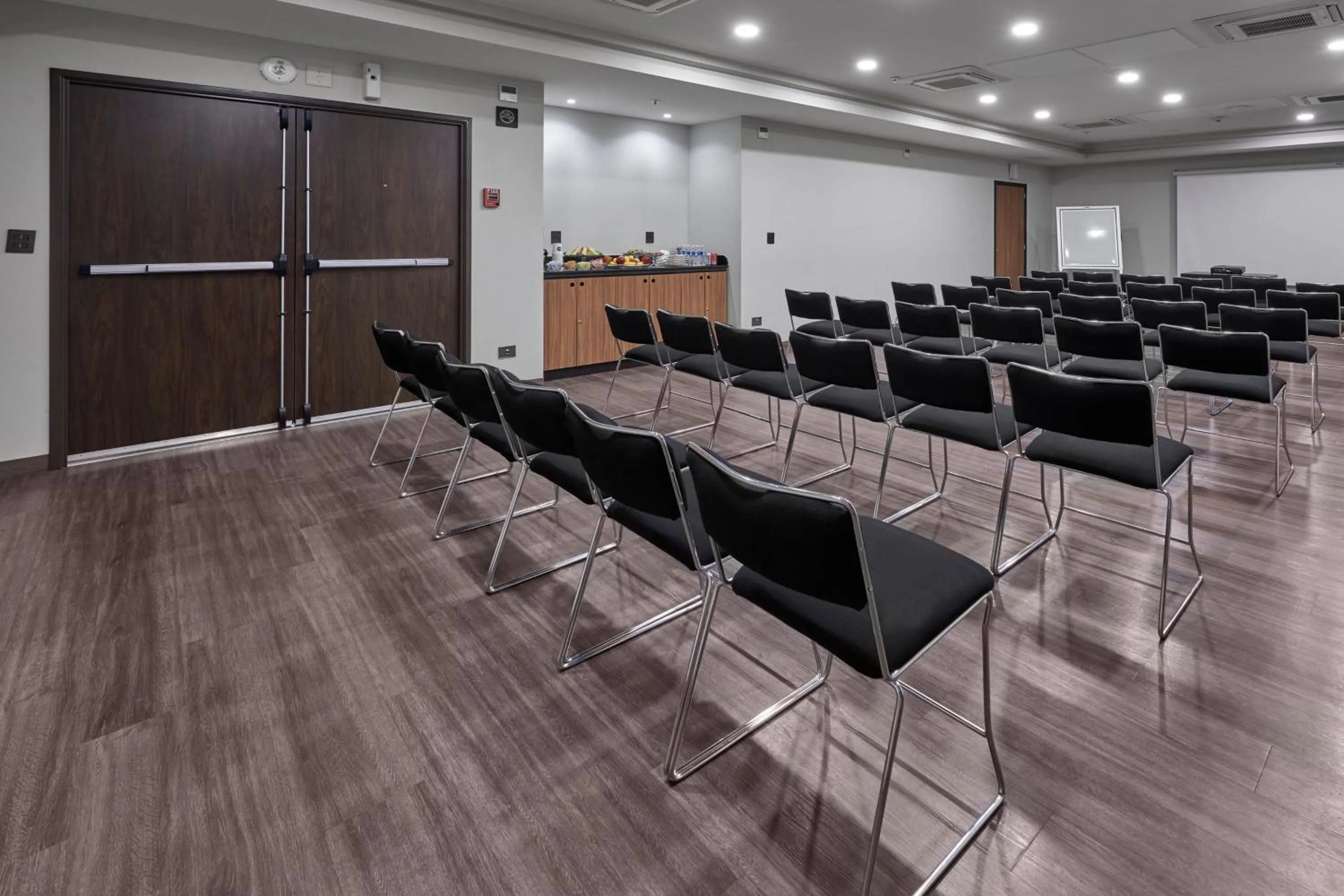 Meeting/conference room in City Express by Marriott Monterrey Lindavista