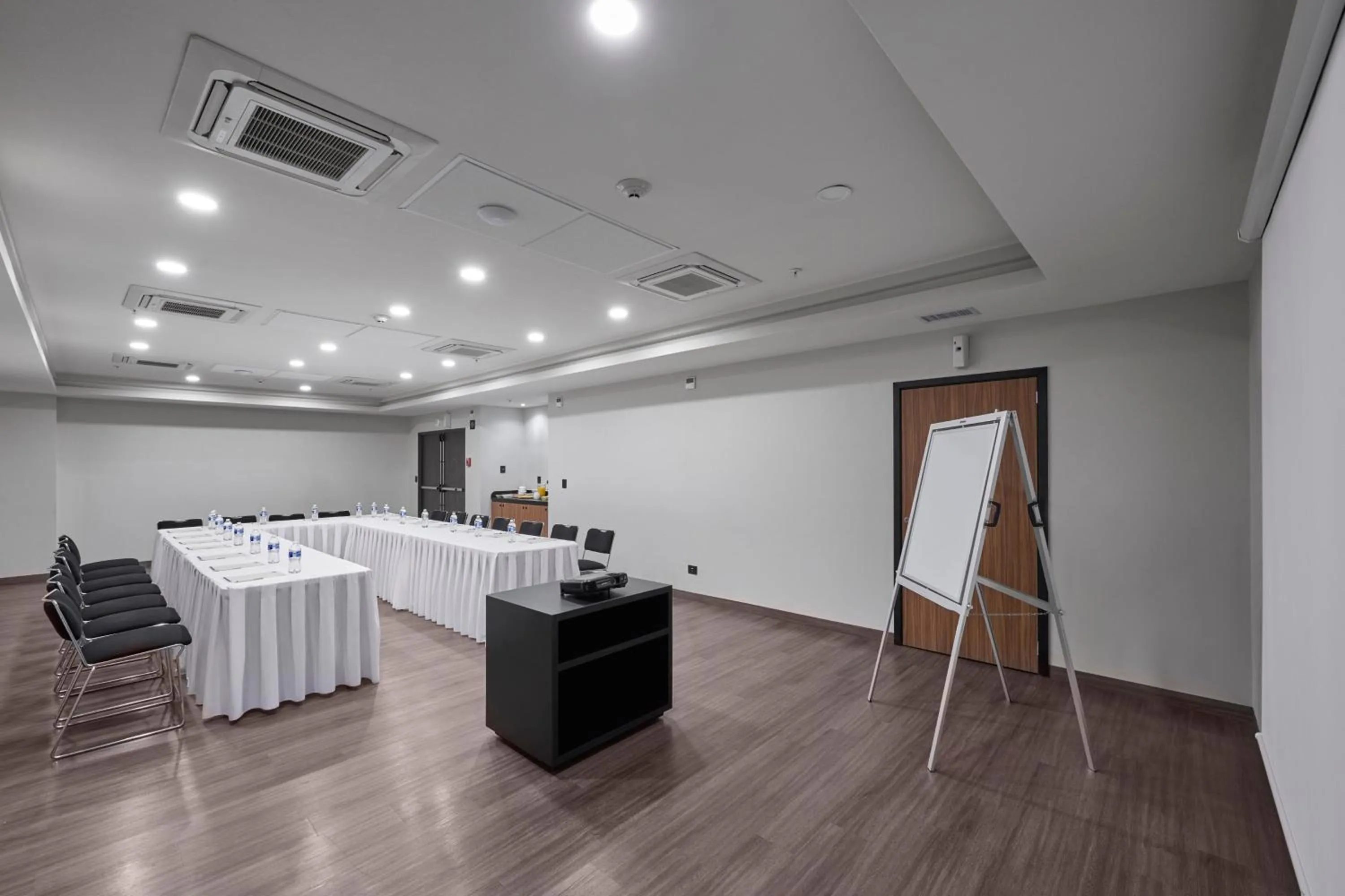 Meeting/conference room in City Express by Marriott Monterrey Lindavista