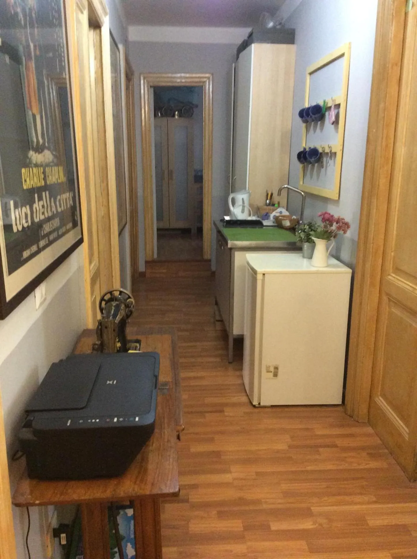 Communal kitchen in Vacanze Romane 2