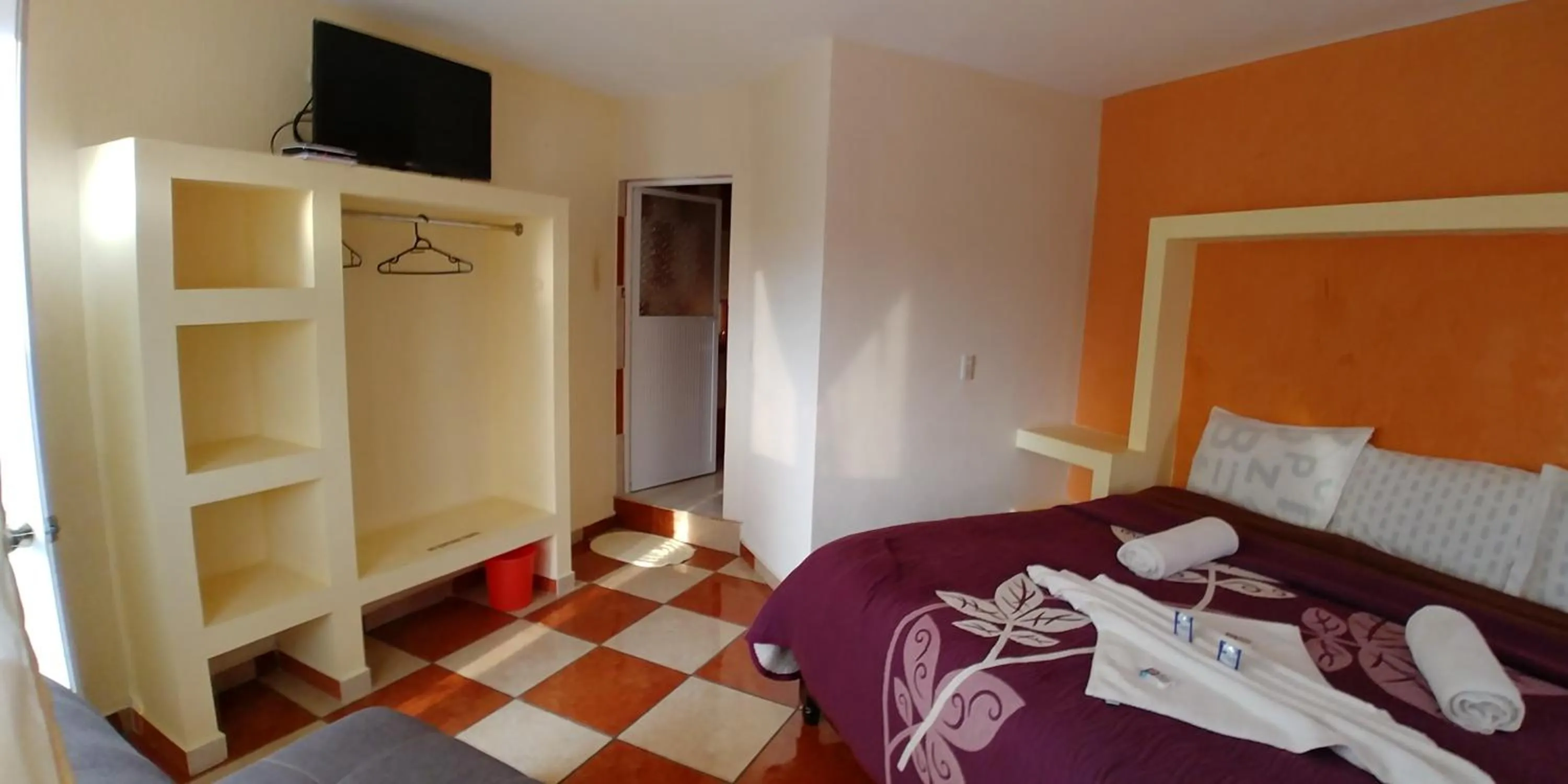 Bed in Hotel Roseville