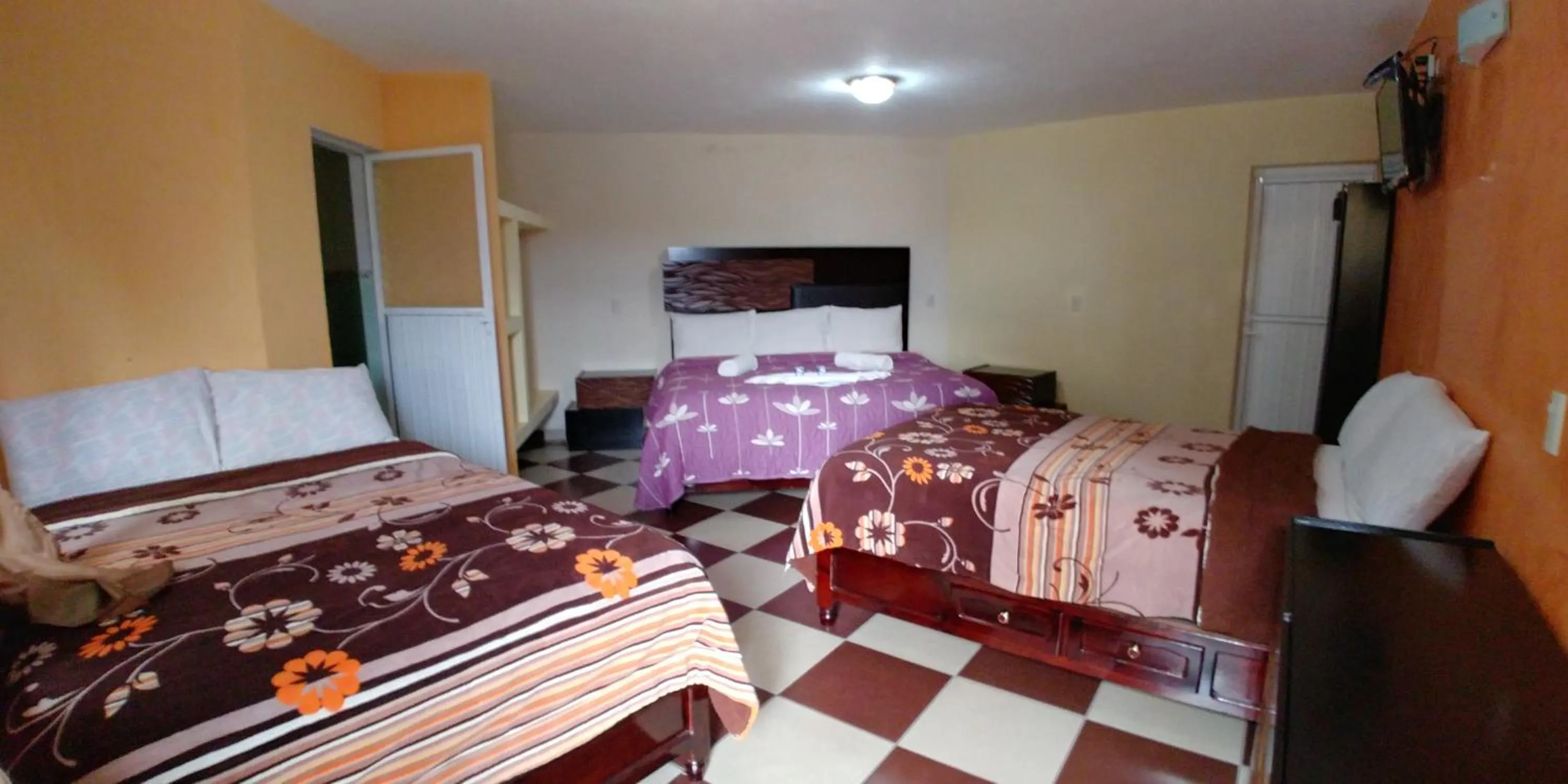 Bed in Hotel Roseville