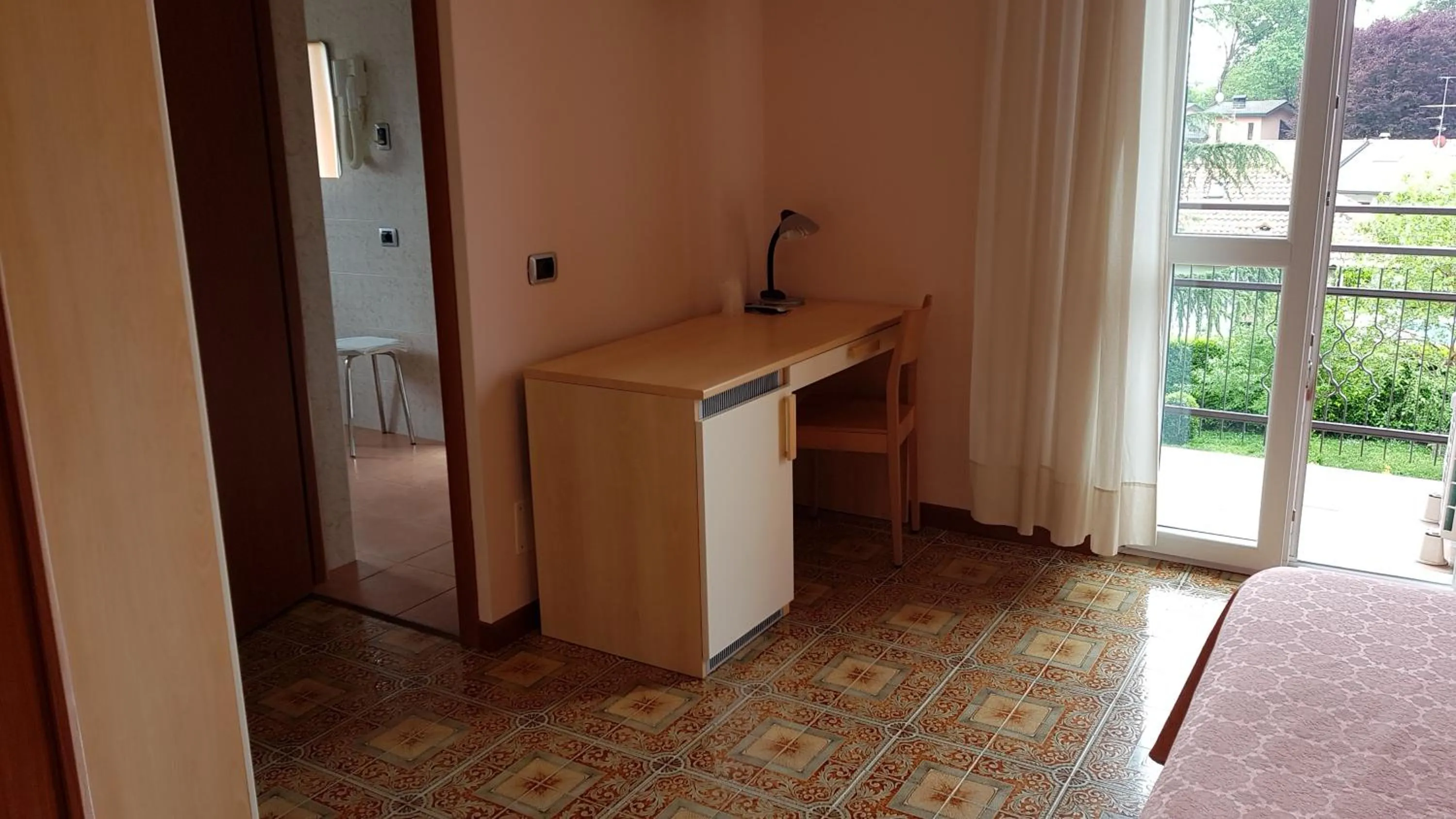 Photo of the whole room in La Collina