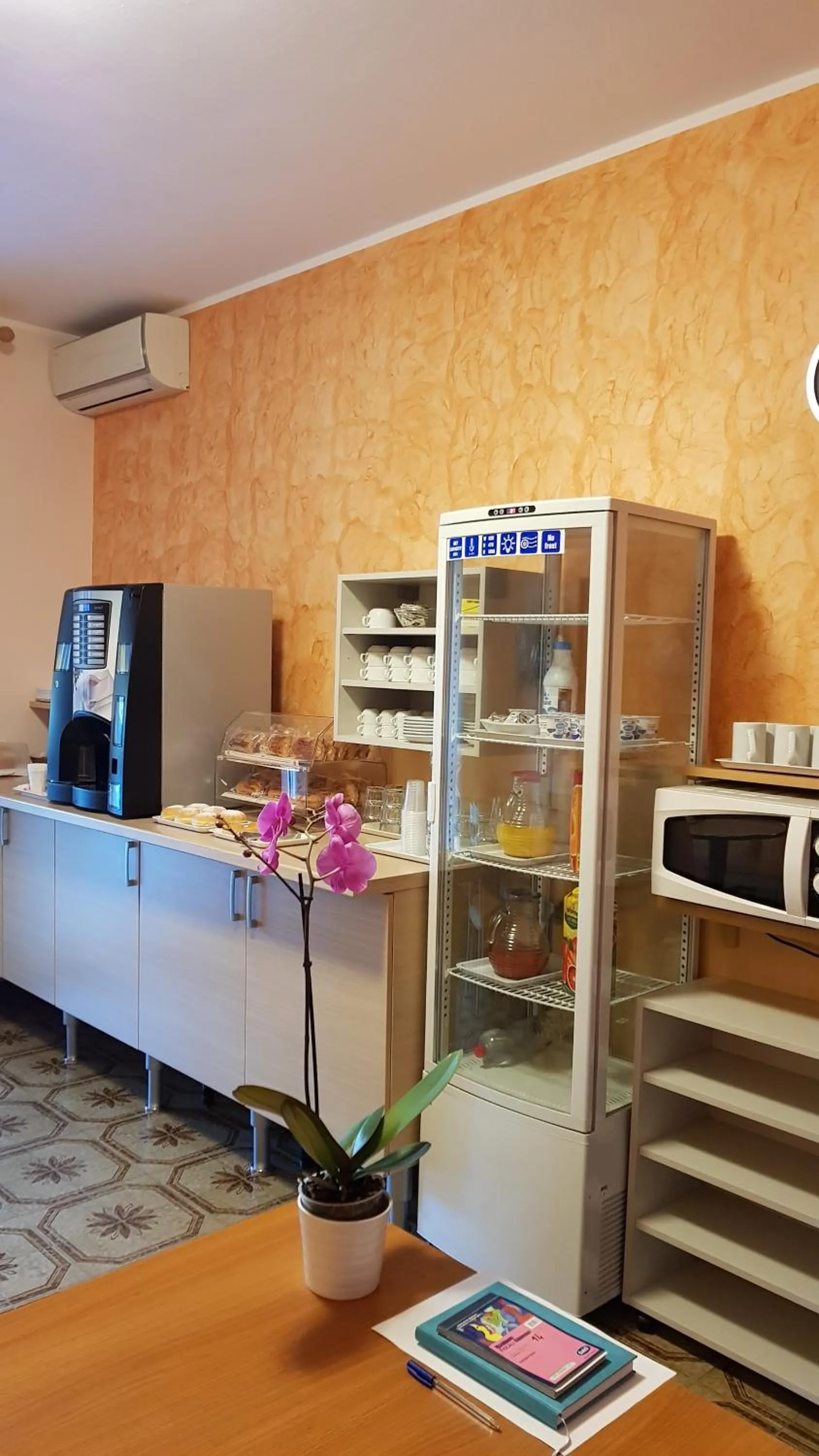 Food and drinks in La Collina