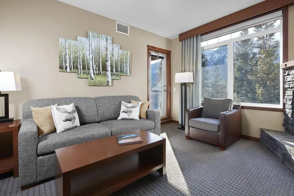 Mountain View Escape with open hot tub, Views!!