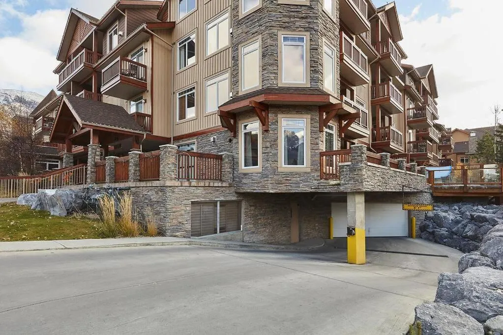 Mountain View Escape with open hot tub, Views!!