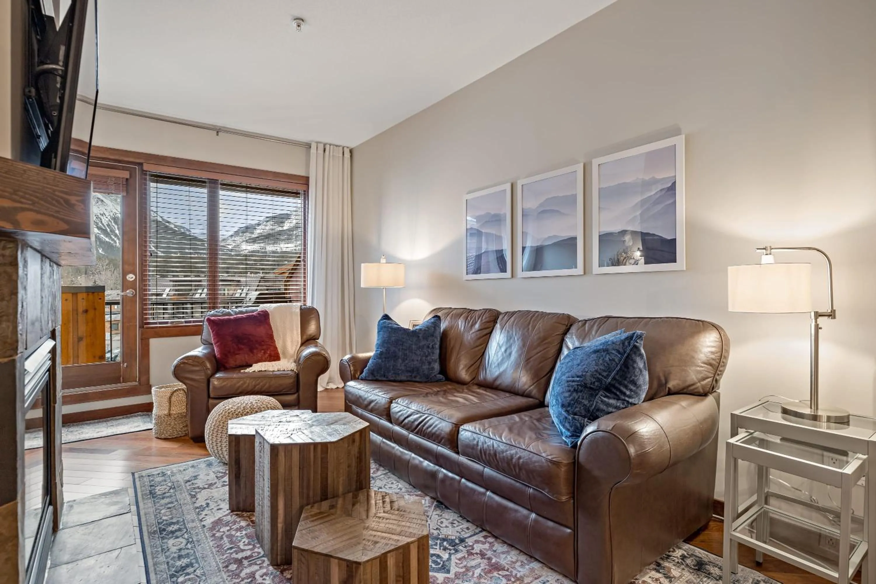 RidgeView Loft - Top Floor 2 Bed 2 Bath, Amazing Views