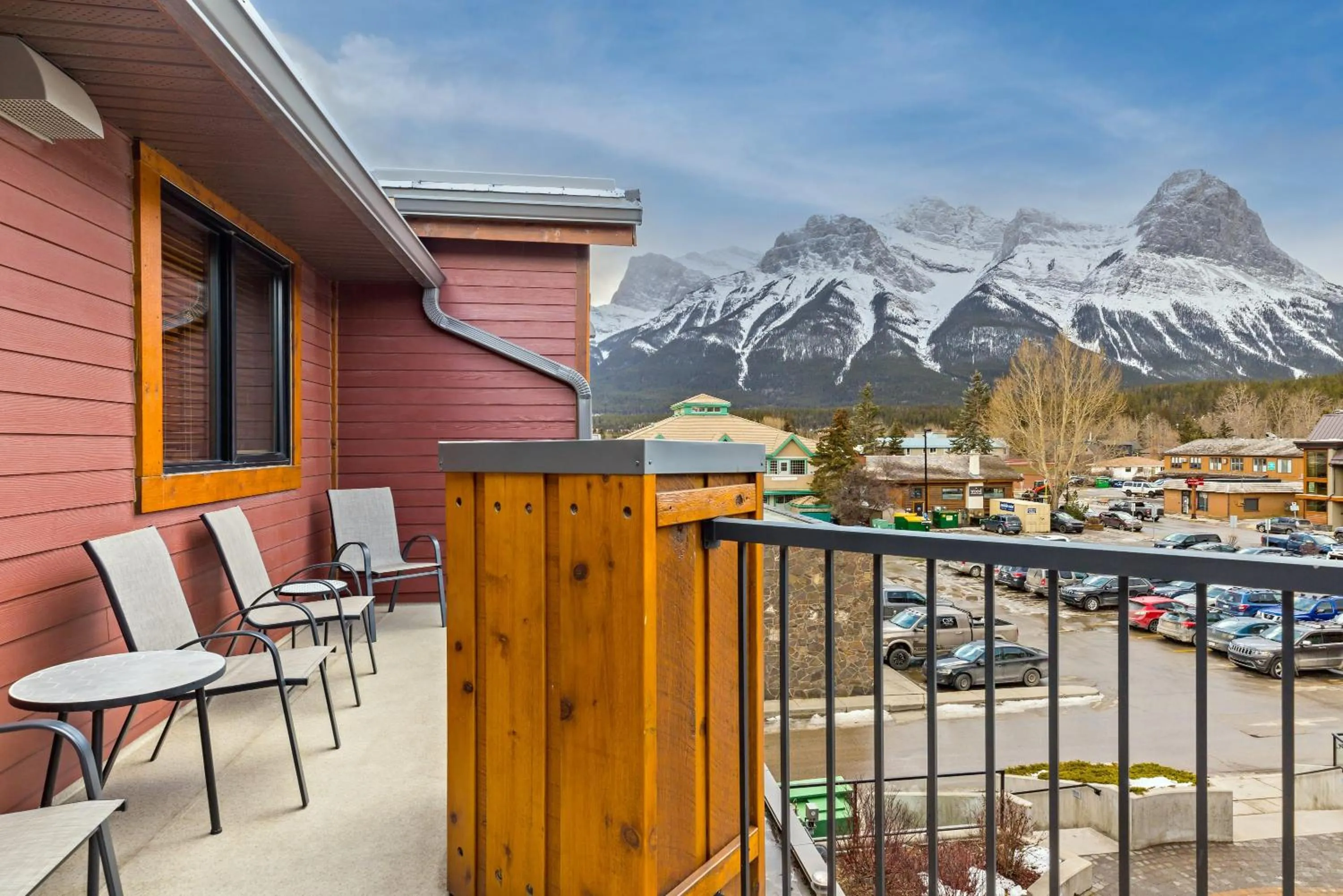 RidgeView Loft - Top Floor 2 Bed 2 Bath, Amazing Views