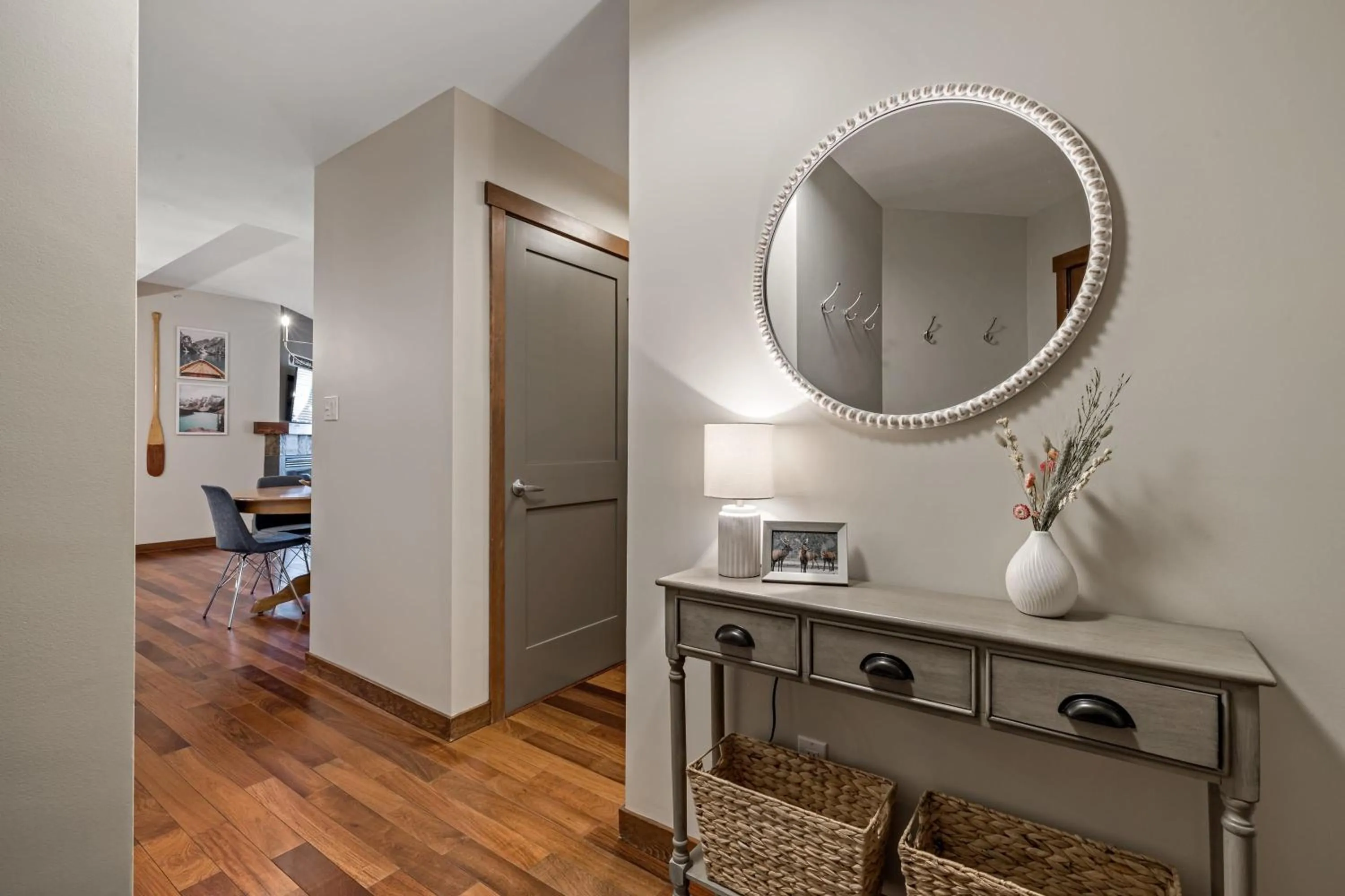 RidgeView Loft - Top Floor 2 Bed 2 Bath, Amazing Views