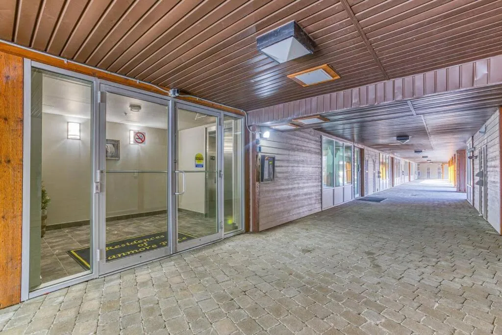 RidgeView Loft - Top Floor 2 Bed 2 Bath, Amazing Views