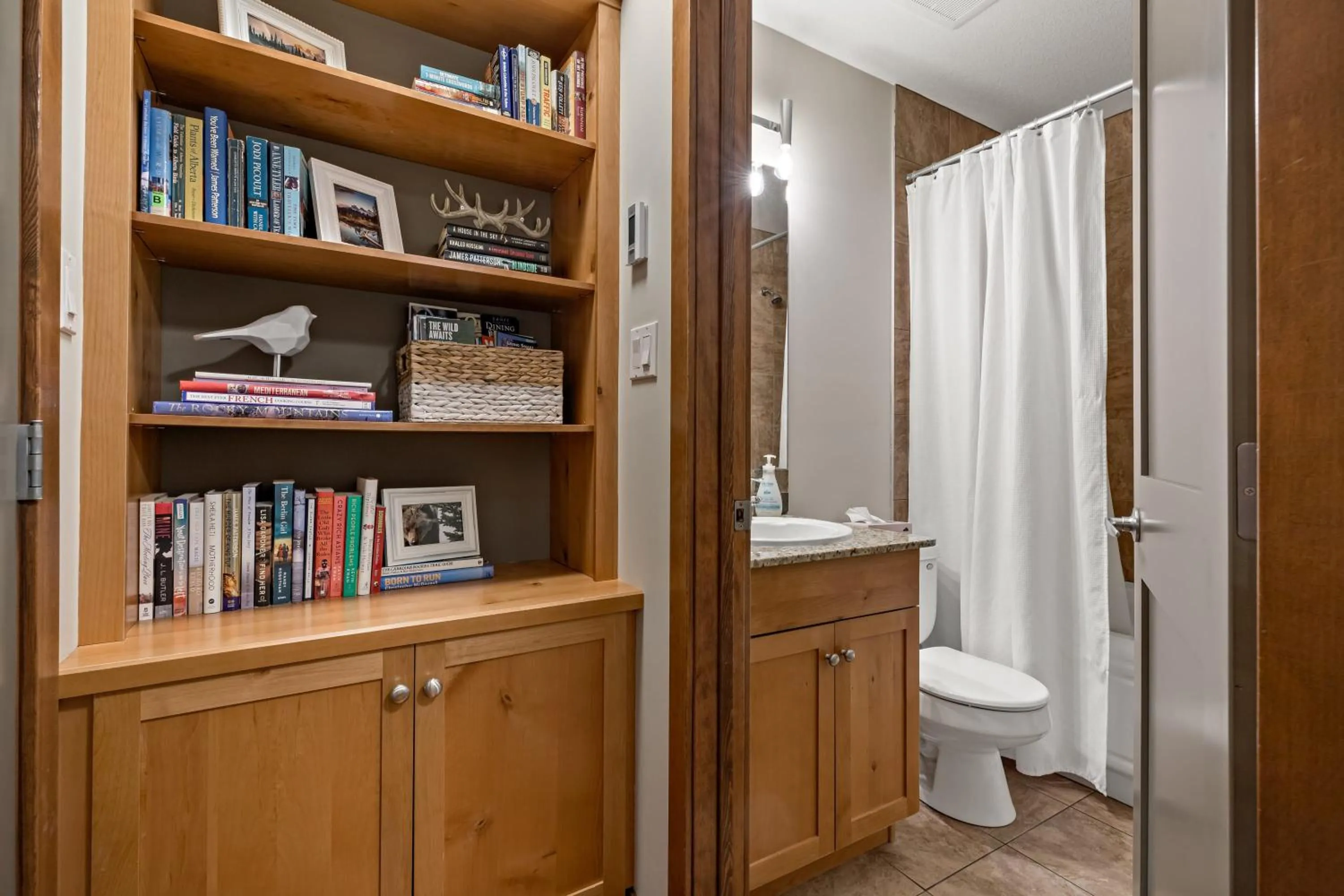 RidgeView Loft - Top Floor 2 Bed 2 Bath, Amazing Views