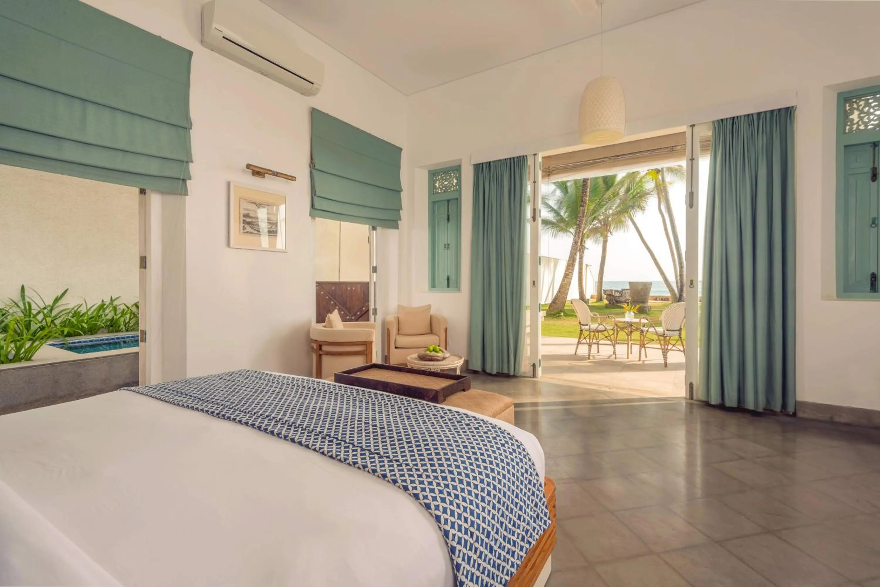 Toilet, Bed in Ishq Talpe