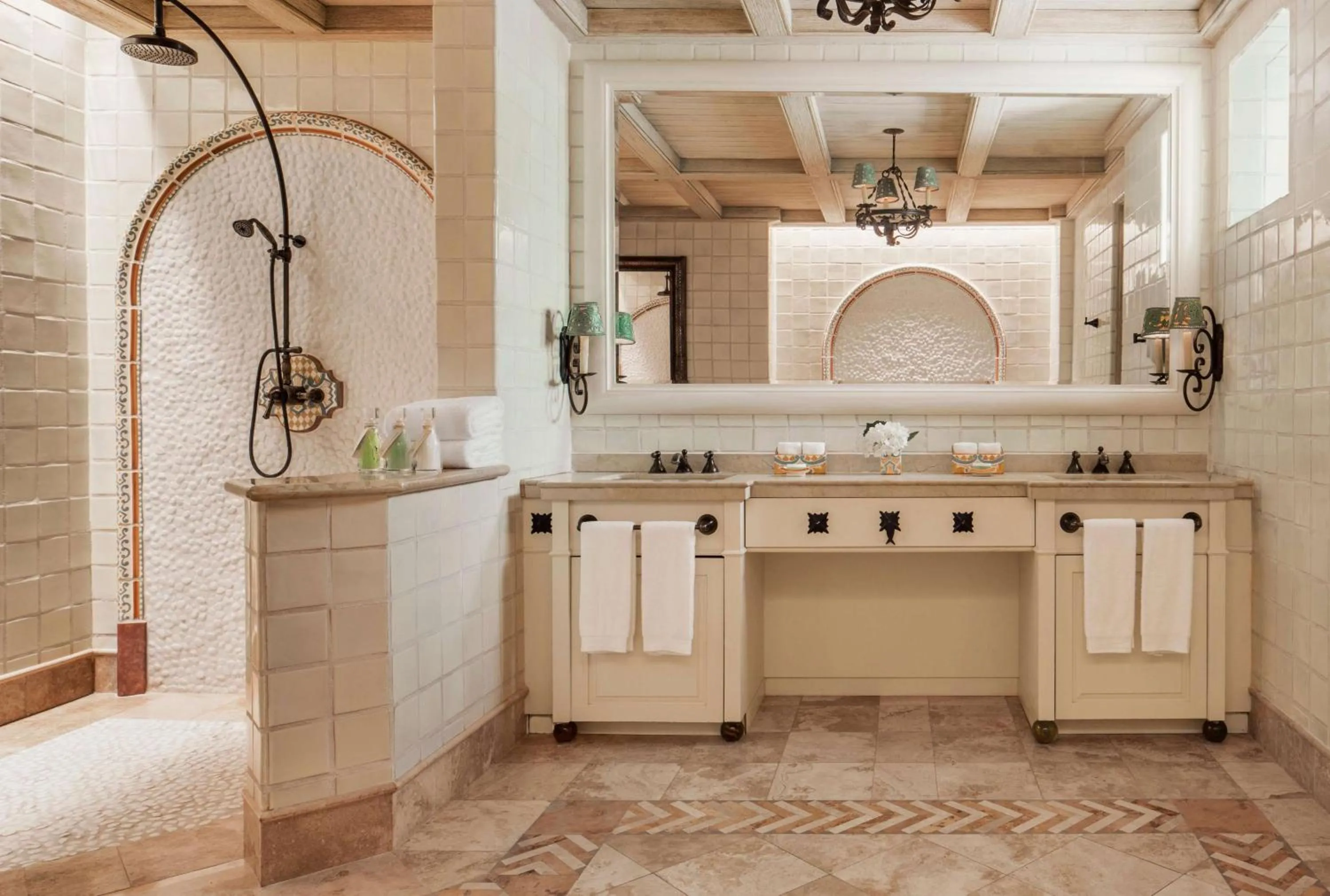 Bathroom in One&Only Palmilla