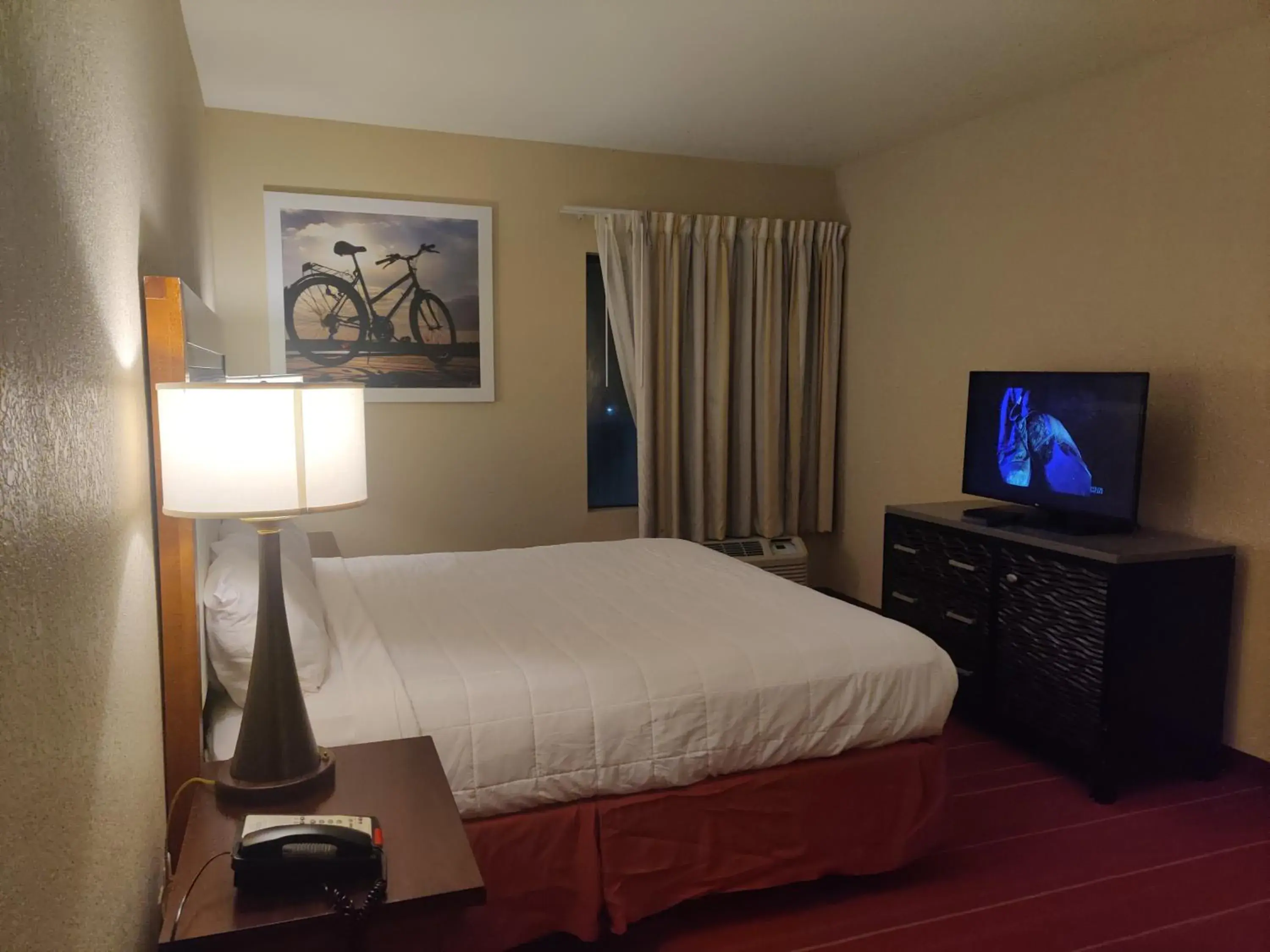 King Room - Non-Smoking in Days Inn by Wyndham Semmes Mobile King Room - Non-Smoking in Days Inn by Wyndham Semmes Mobile