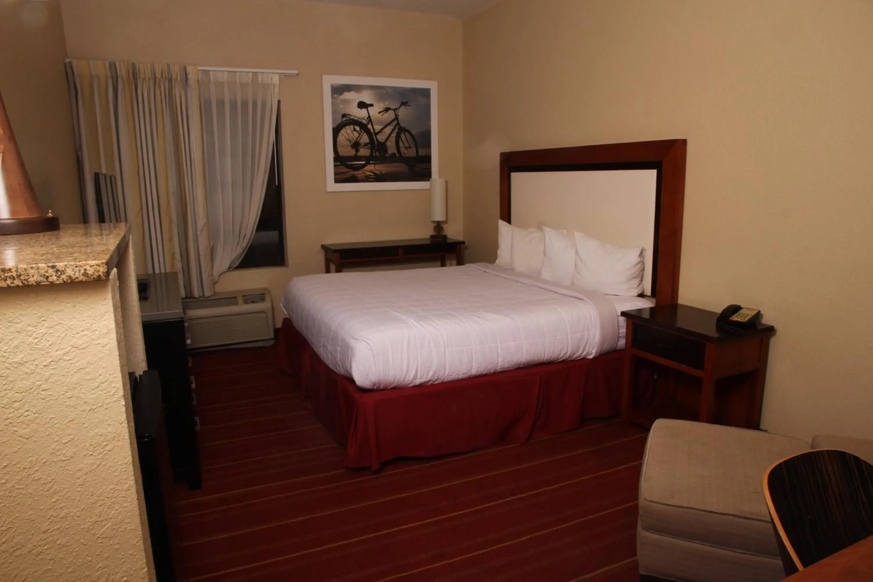 Deluxe King Room - Disability Access/Non-Smoking in Days Inn by Wyndham Semmes Mobile Deluxe King Room - Disability Access/Non-Smoking in Days Inn by Wyndham Semmes Mobile