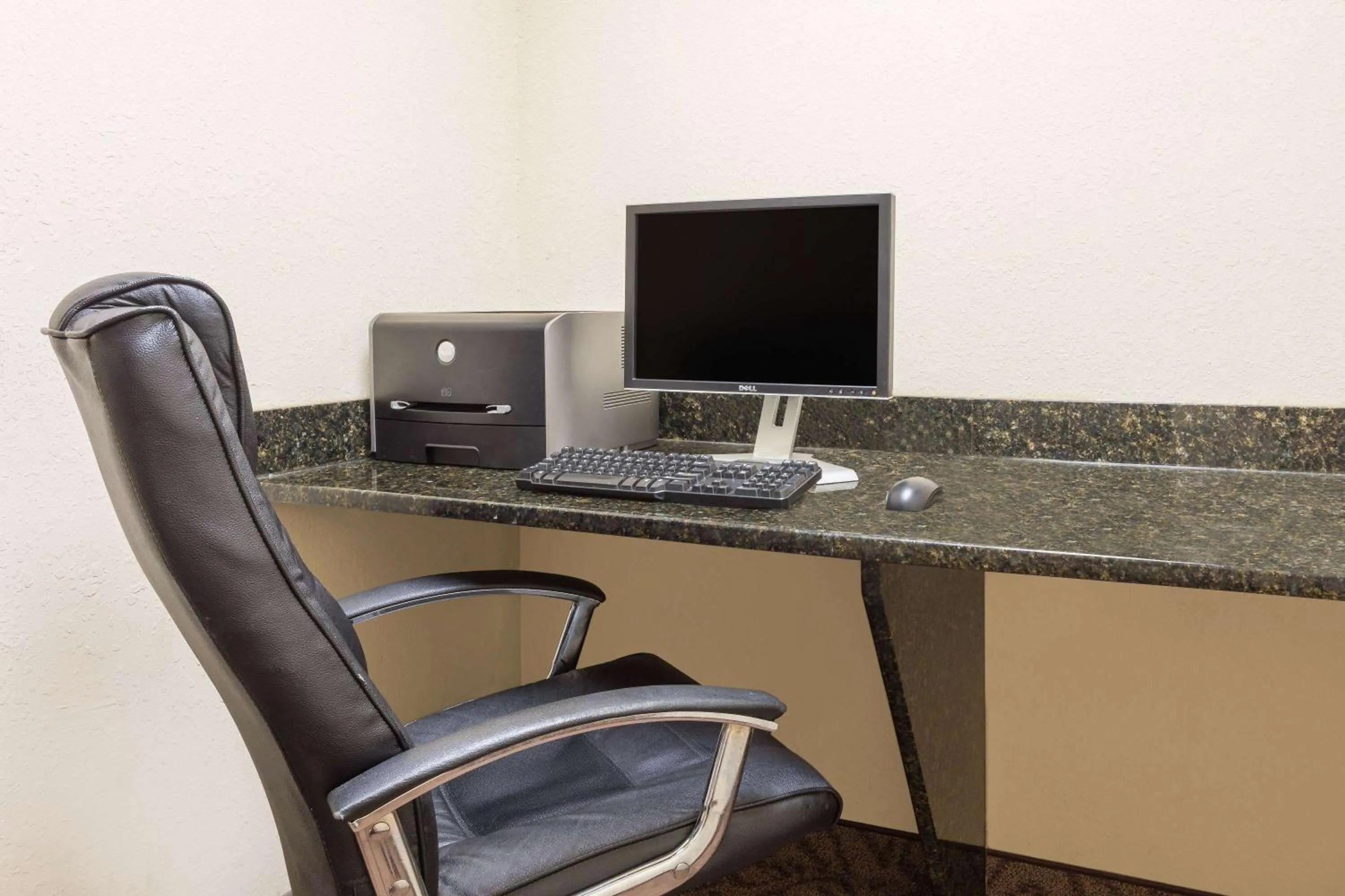 Business facilities in Days Inn by Wyndham Semmes Mobile