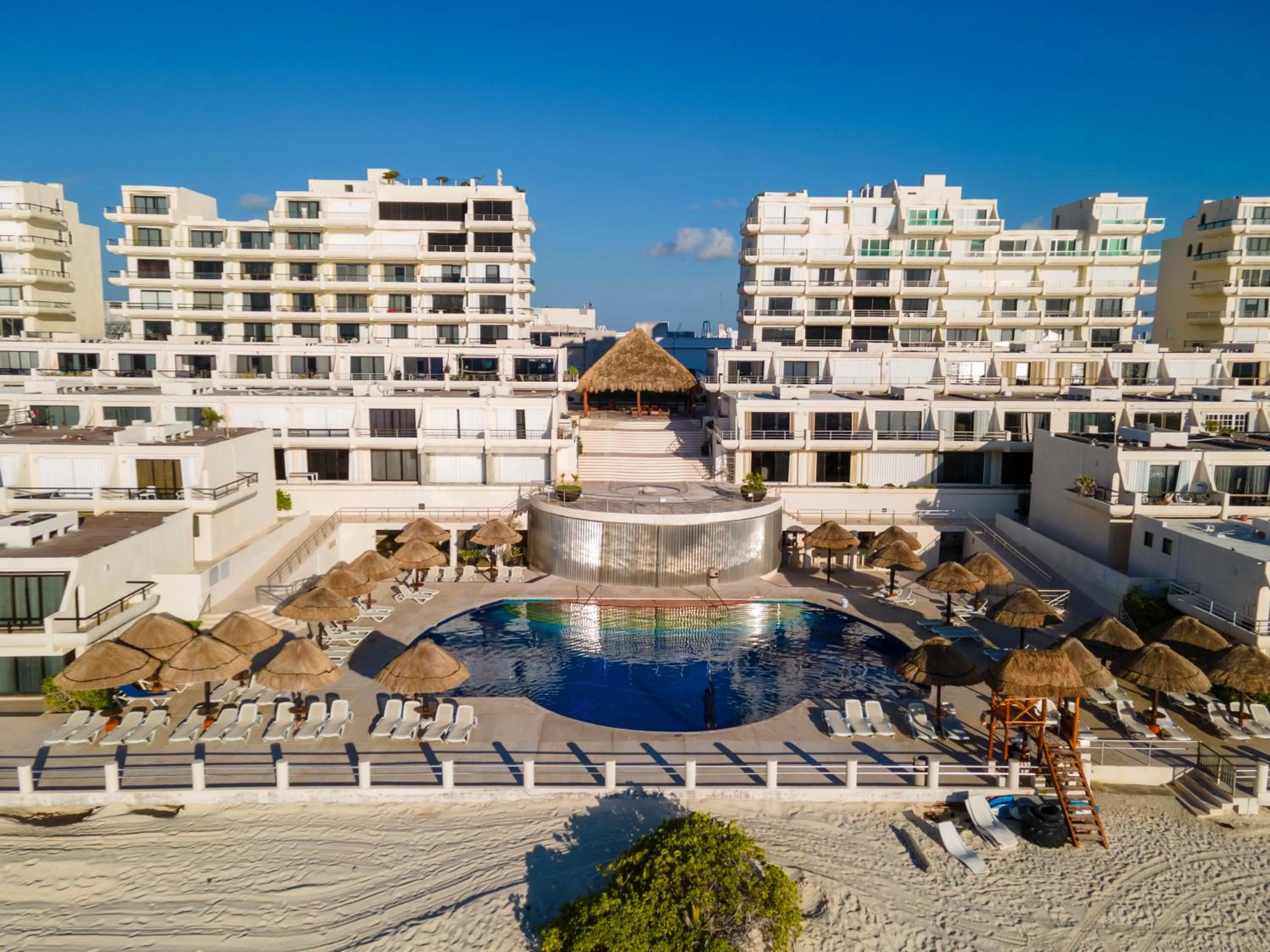 Property building in HotelZone L20 Beach Access