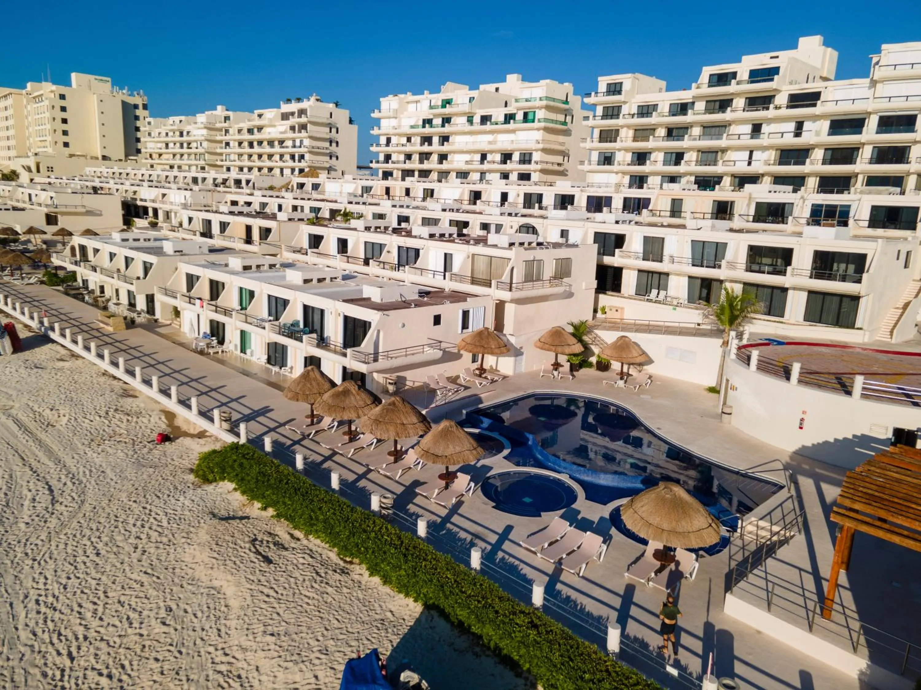 Property building in HotelZone L20 Beach Access
