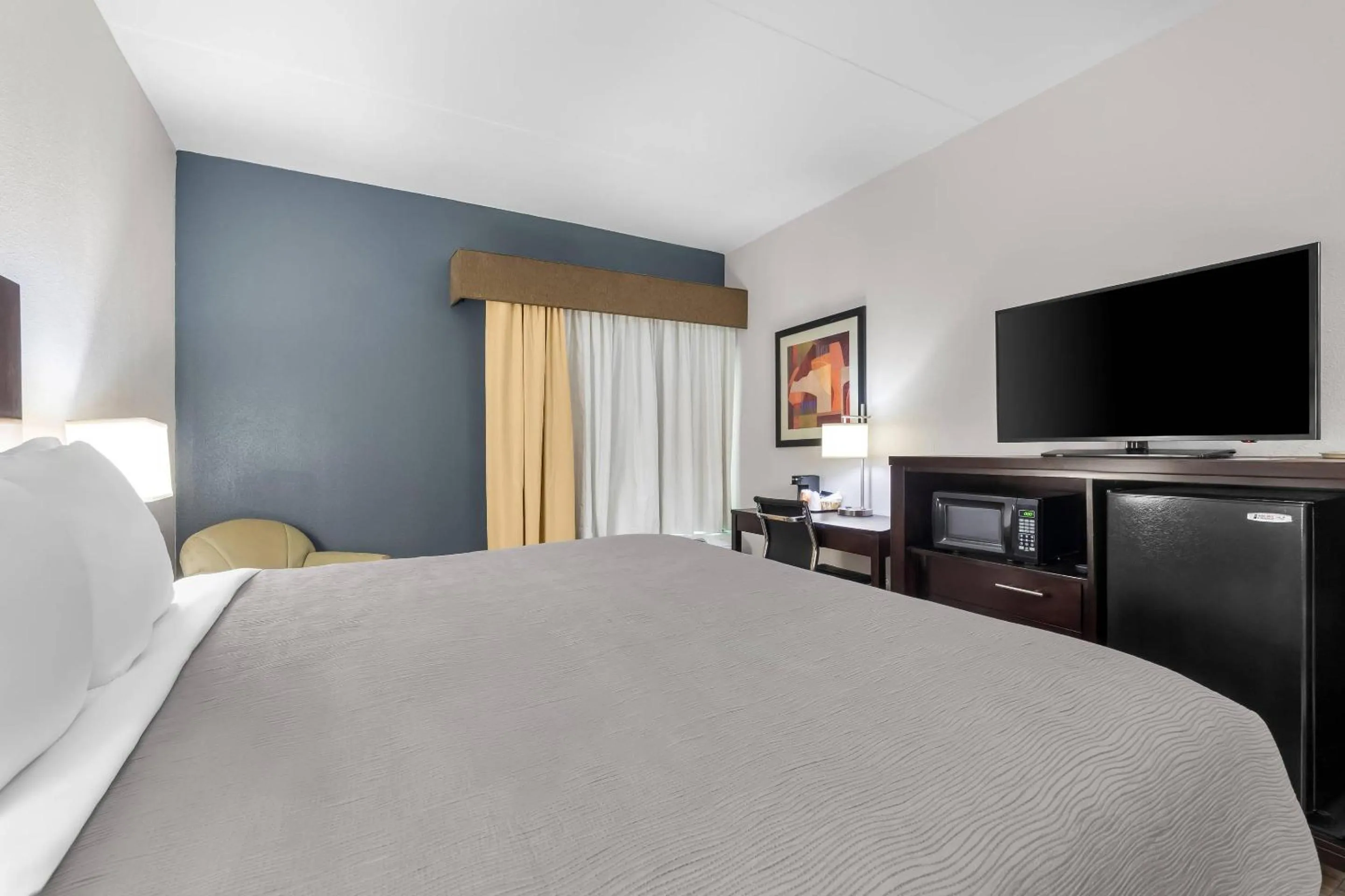 Bedroom, Bed in Quality Inn Chattanooga Hamilton Place