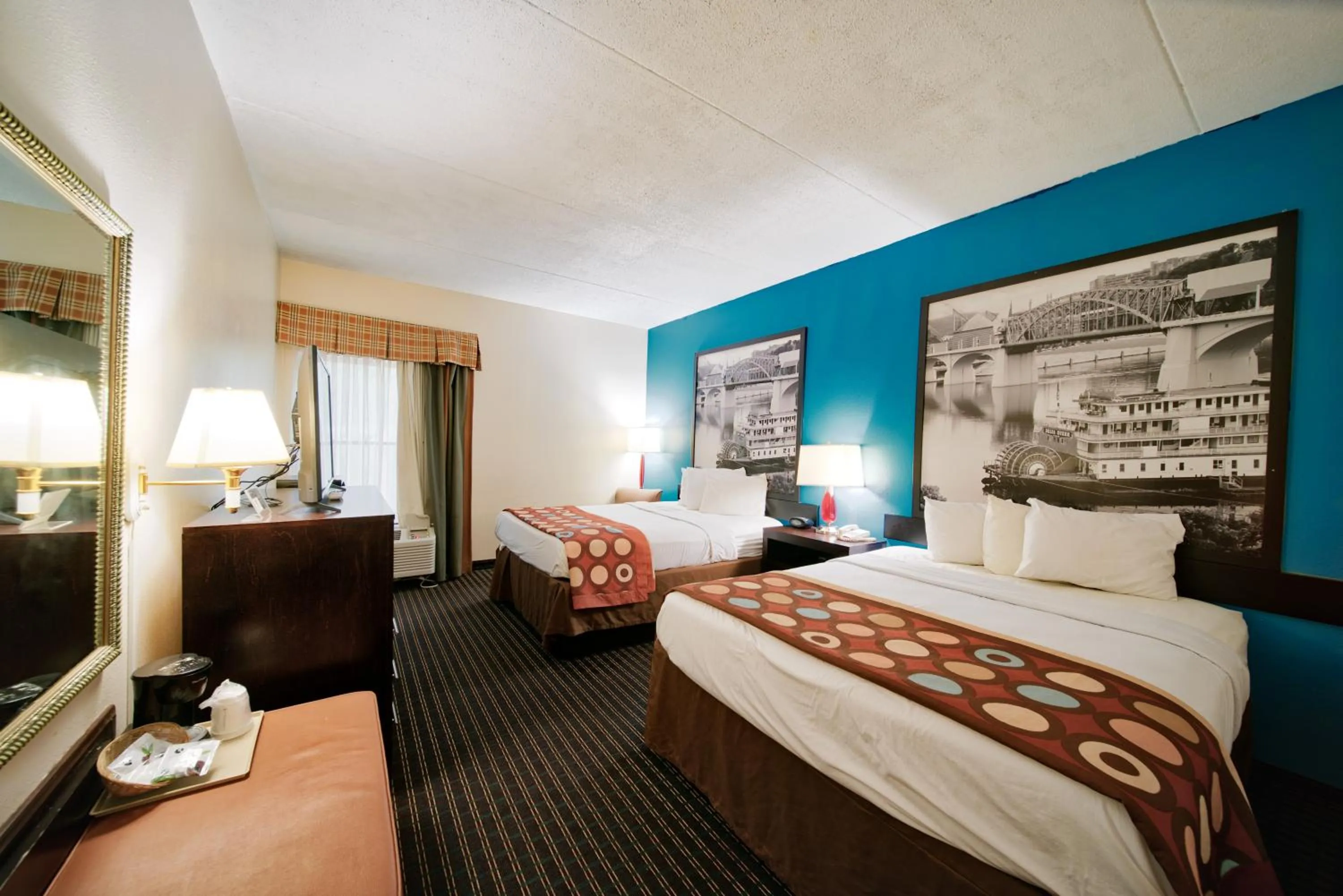 Photo of the whole room, Bed in Rodeway Inn Chattanooga Hamilton Place