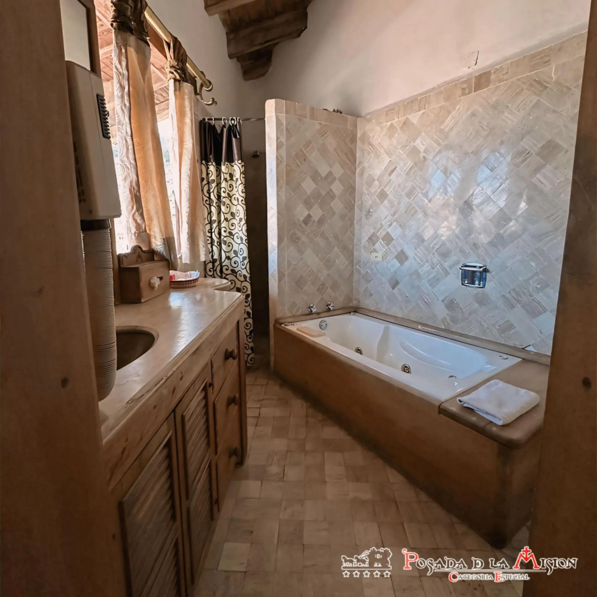 Bed in Posada de la Mision, Hotel Museo y Jardin