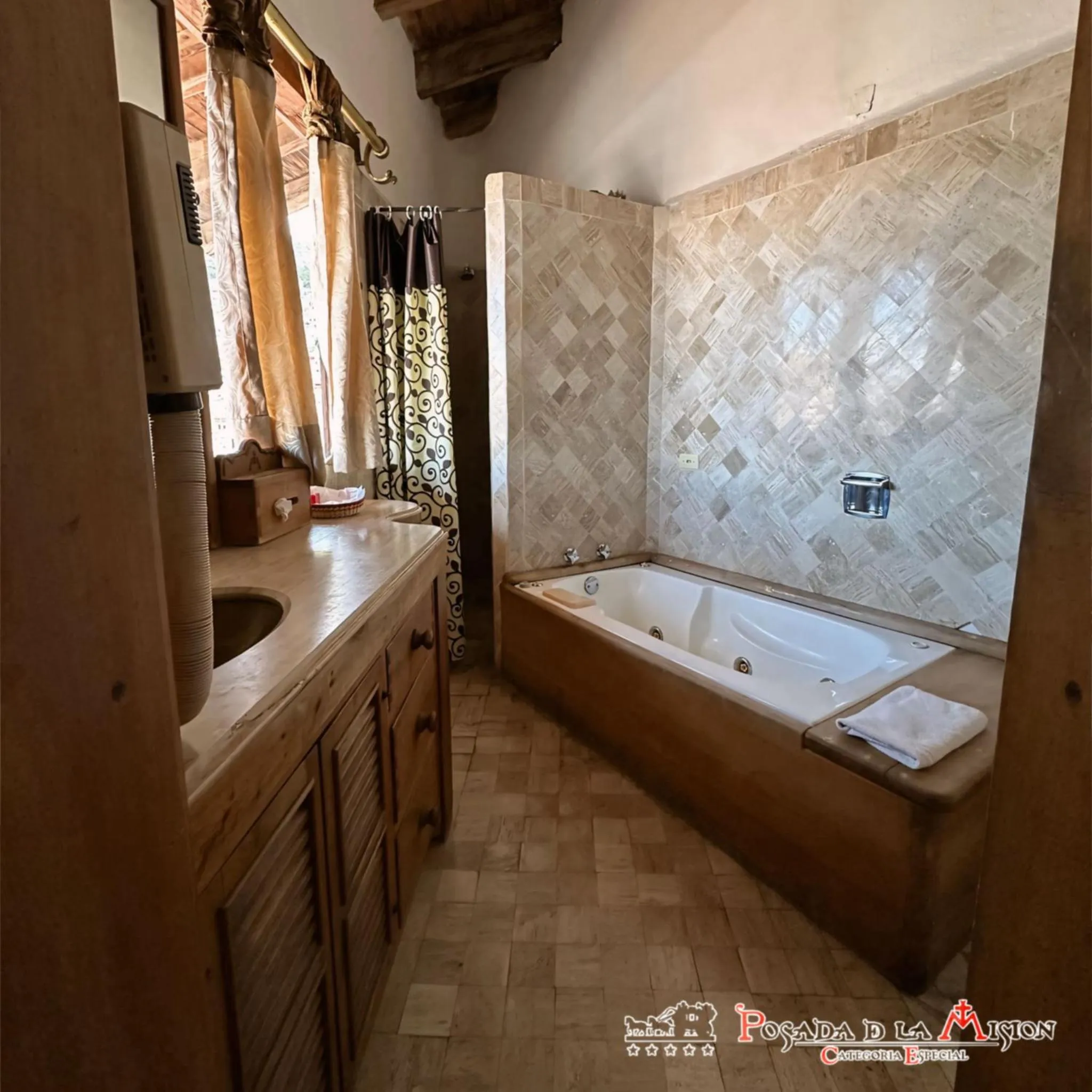 Bed in Posada de la Mision, Hotel Museo y Jardin