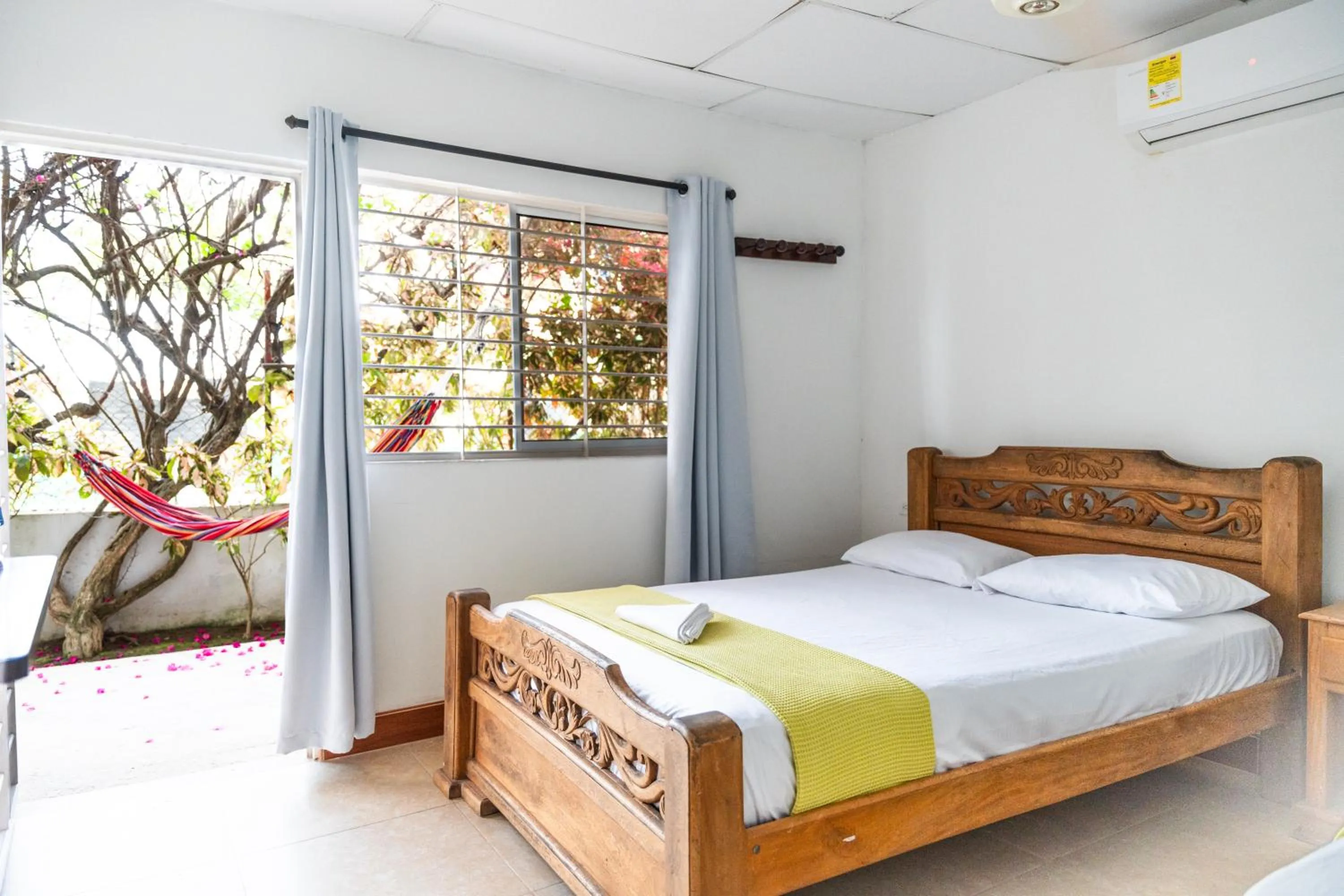 Bedroom, Bed in Hostal del Mar - Tolu