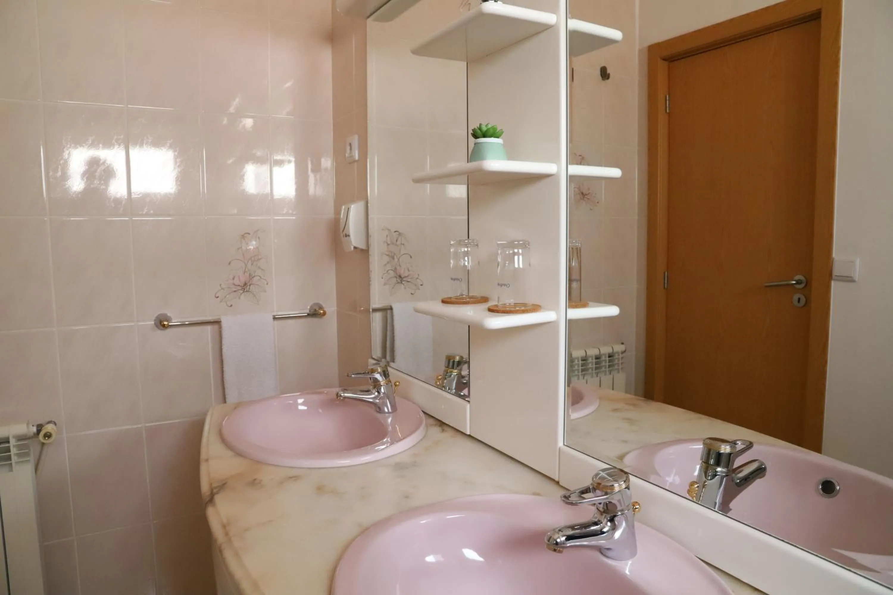 Shower in Casa Vale do Douro