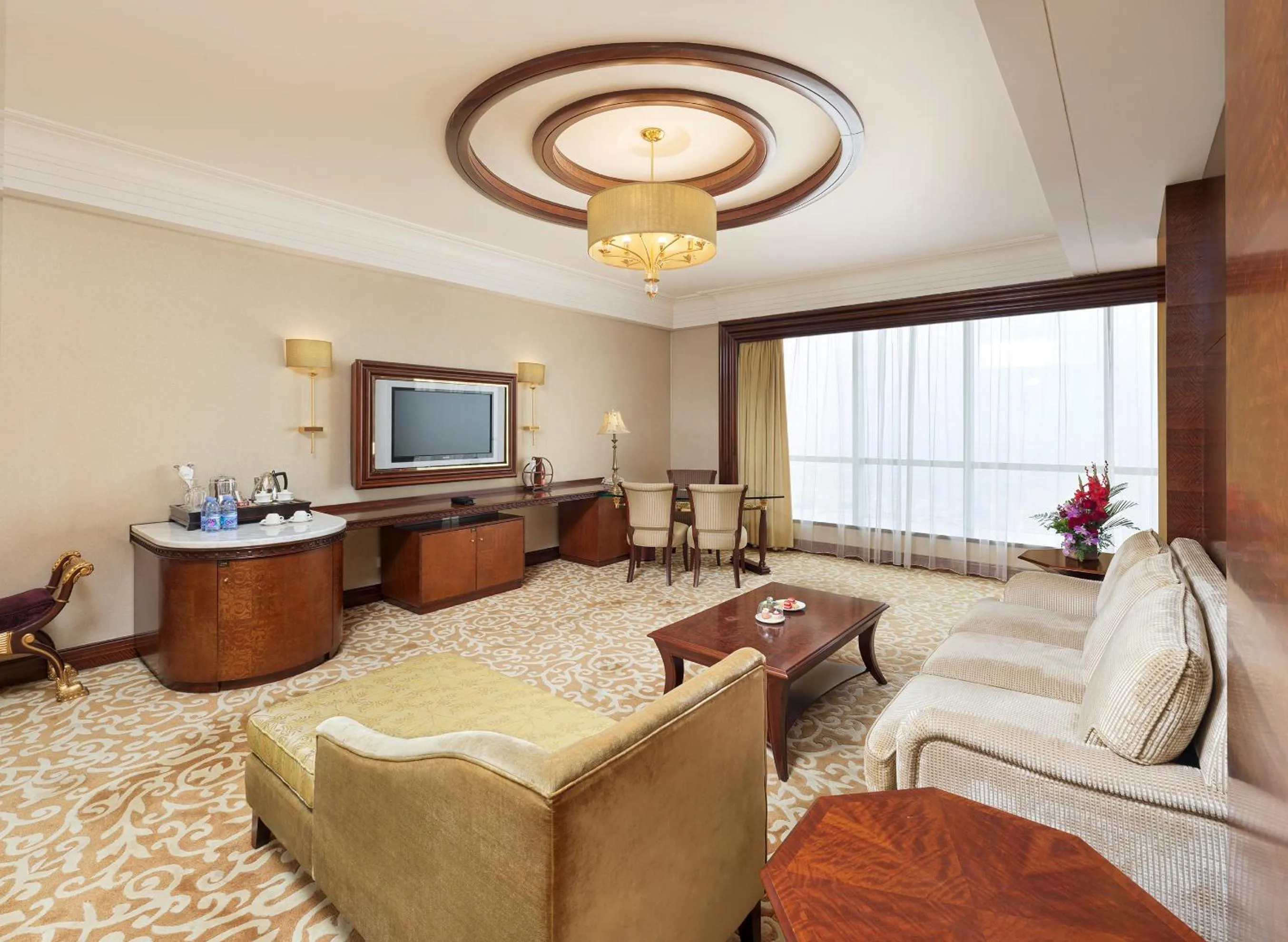 Living room in Regal Palace Hotel