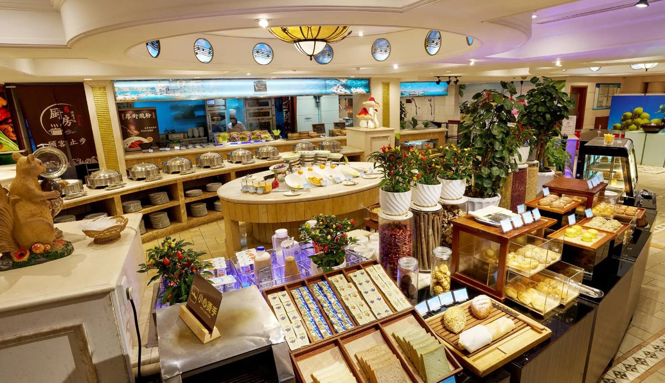 Buffet breakfast in Regal Palace Hotel