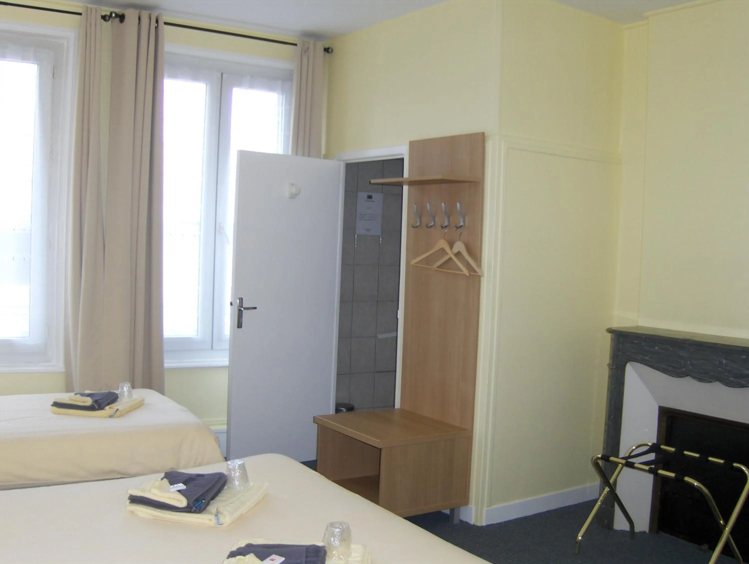 Photo of the whole room in La Tour de Crecy