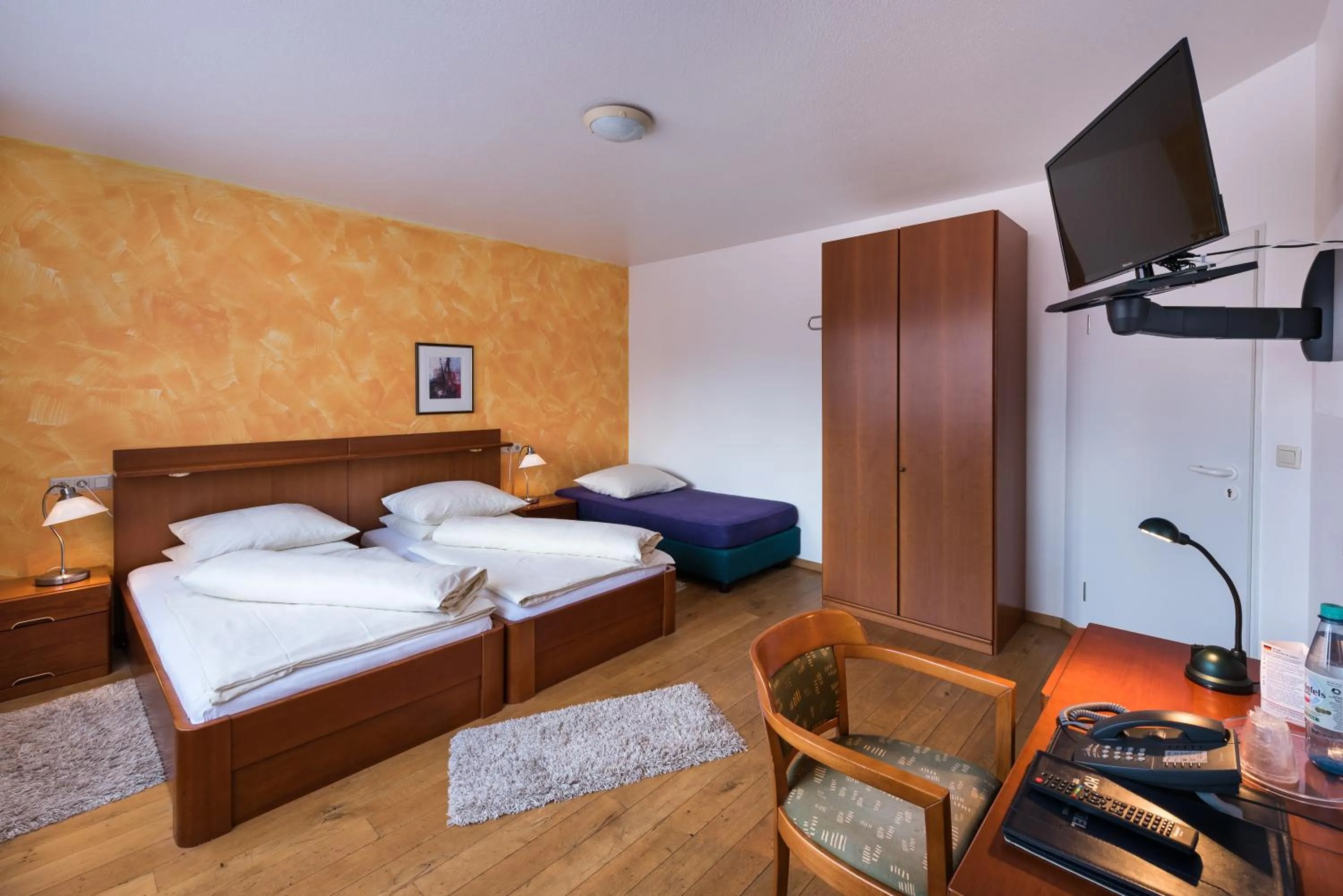 TV and multimedia, Bed in Hotel & Gasthaus Nagel GmbH