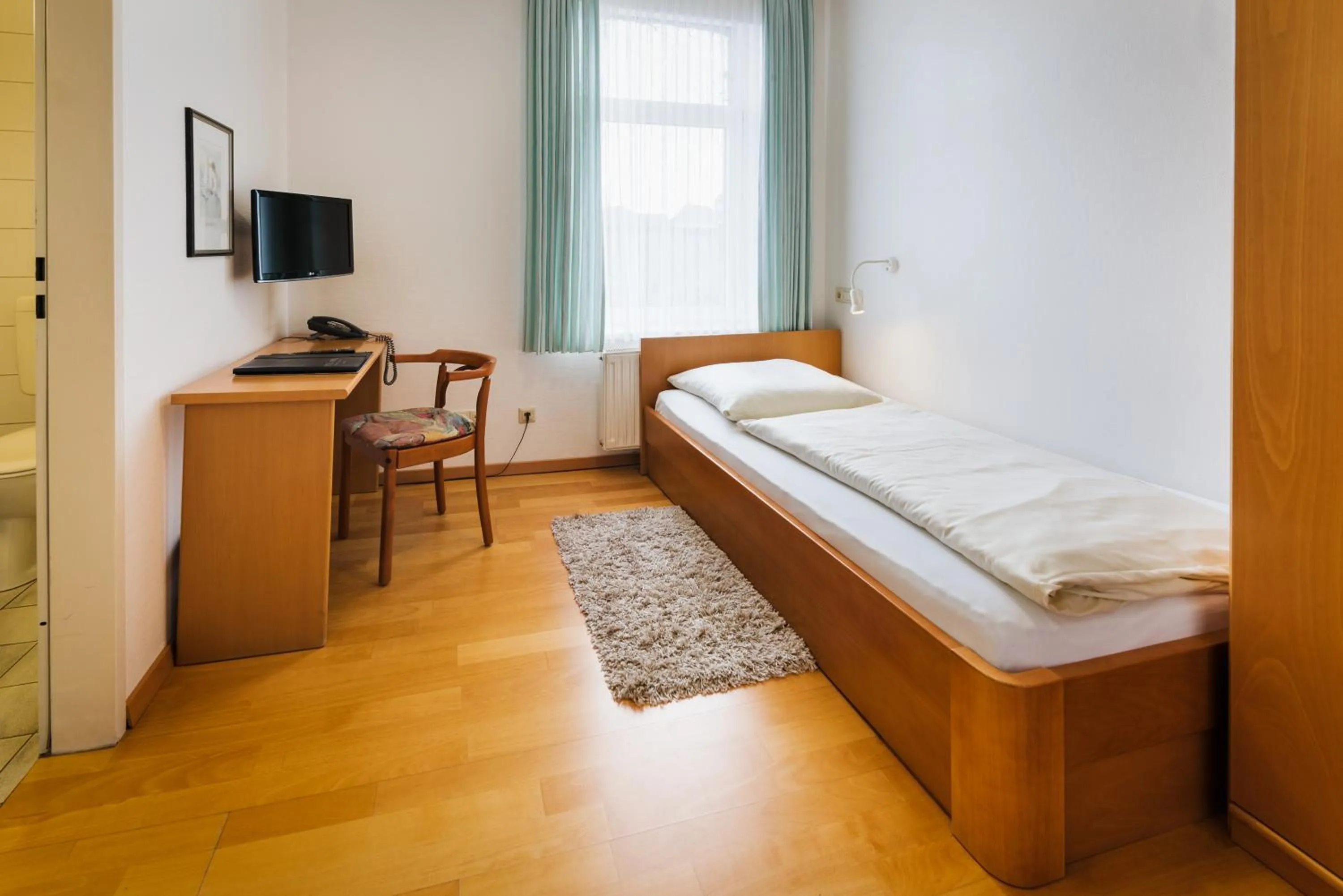 Photo of the whole room, Bed in Hotel & Gasthaus Nagel GmbH