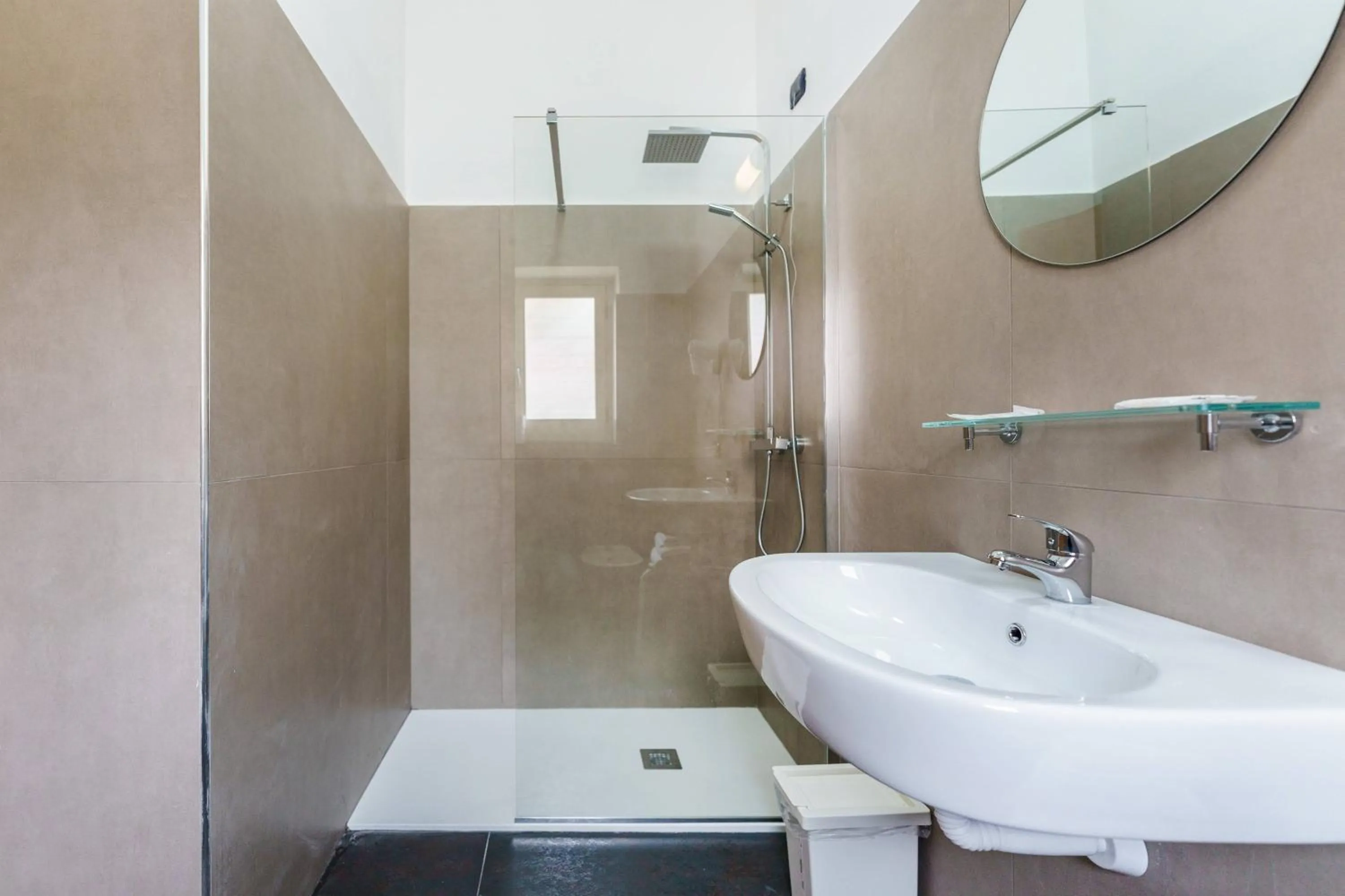 Bathroom in Le Grand Bleu - Gioia Apartments
