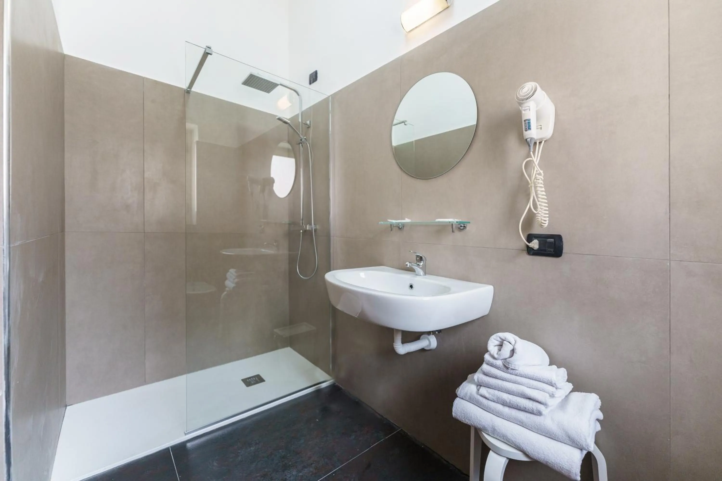 Bathroom in Le Grand Bleu - Gioia Apartments