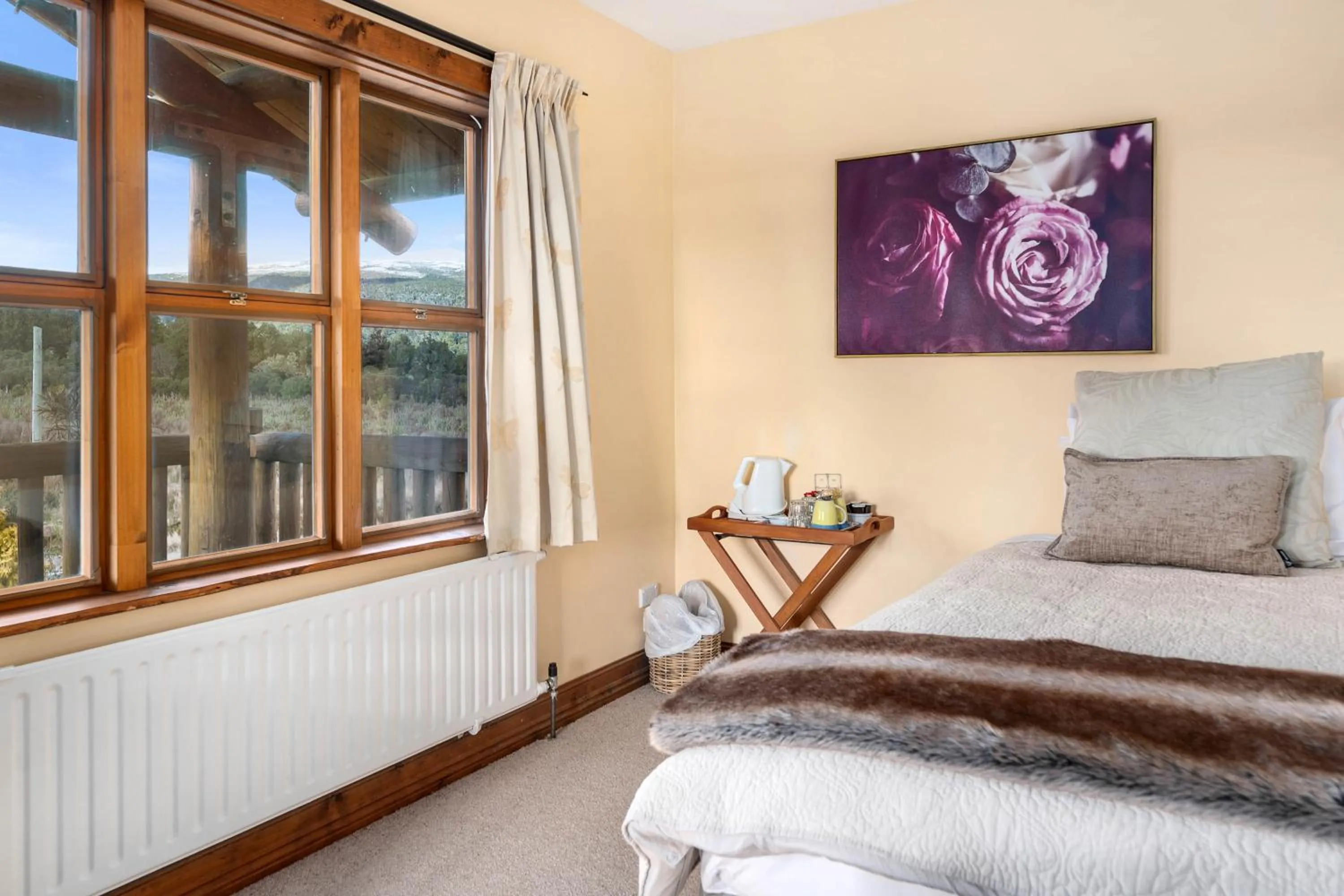 Bedroom, Bed in Mountain Heights Lodge